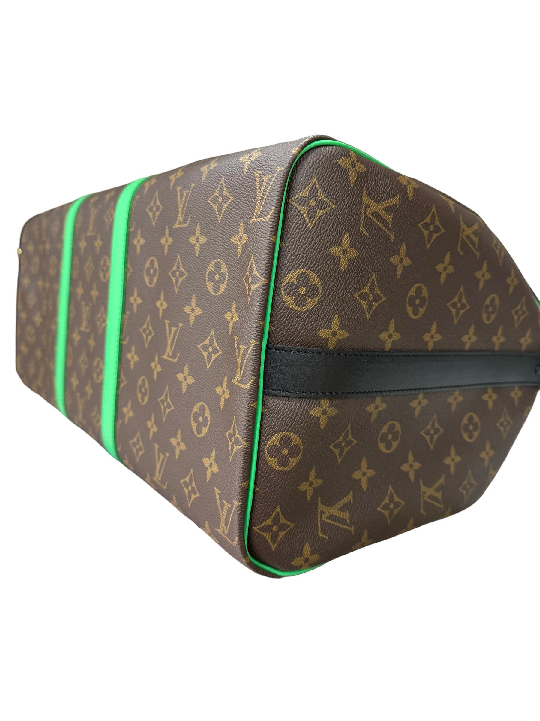 Louis Vuitton Keepall 50 Bandoulière Tela Monogramm Makassar Grün  im Angebot 10