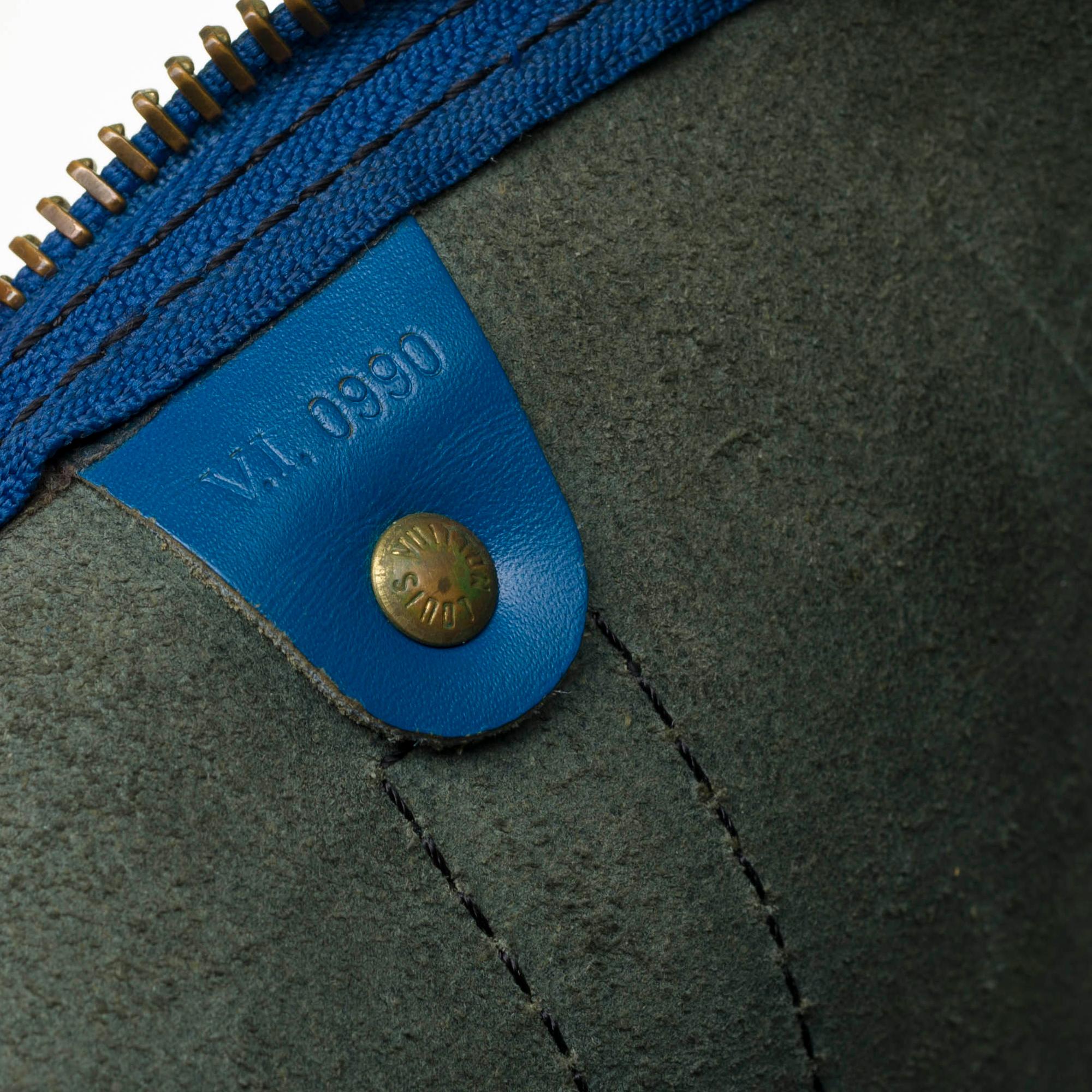 Women's or Men's Louis Vuitton Keepall 50 Travel bag in Blue épi leather, GHW