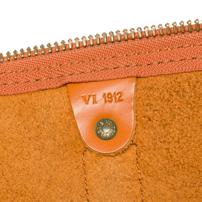 Louis Vuitton Keepall 50 Travel bag in Cognac épi leather For Sale 1