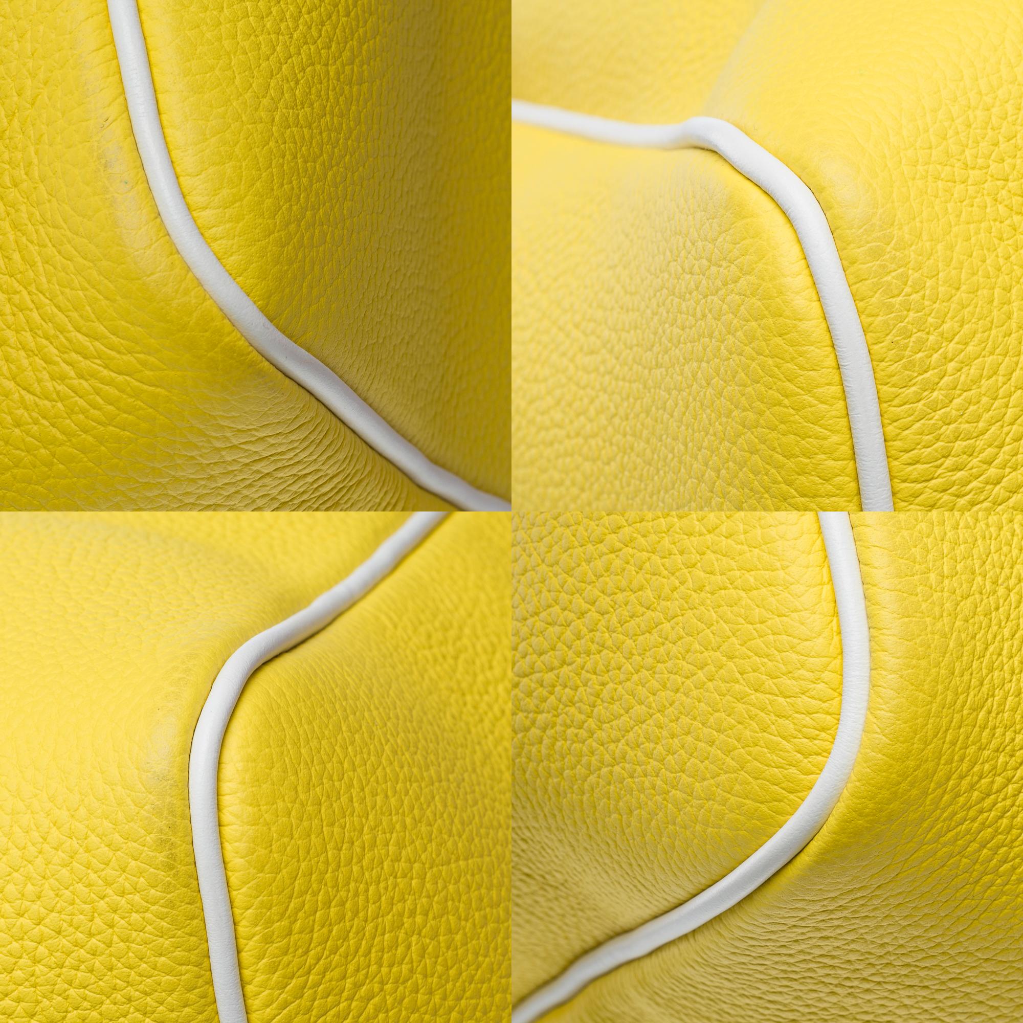 Louis Vuitton Keepall 50 Travel bag strap in yellow grained leather, PHW For Sale 6