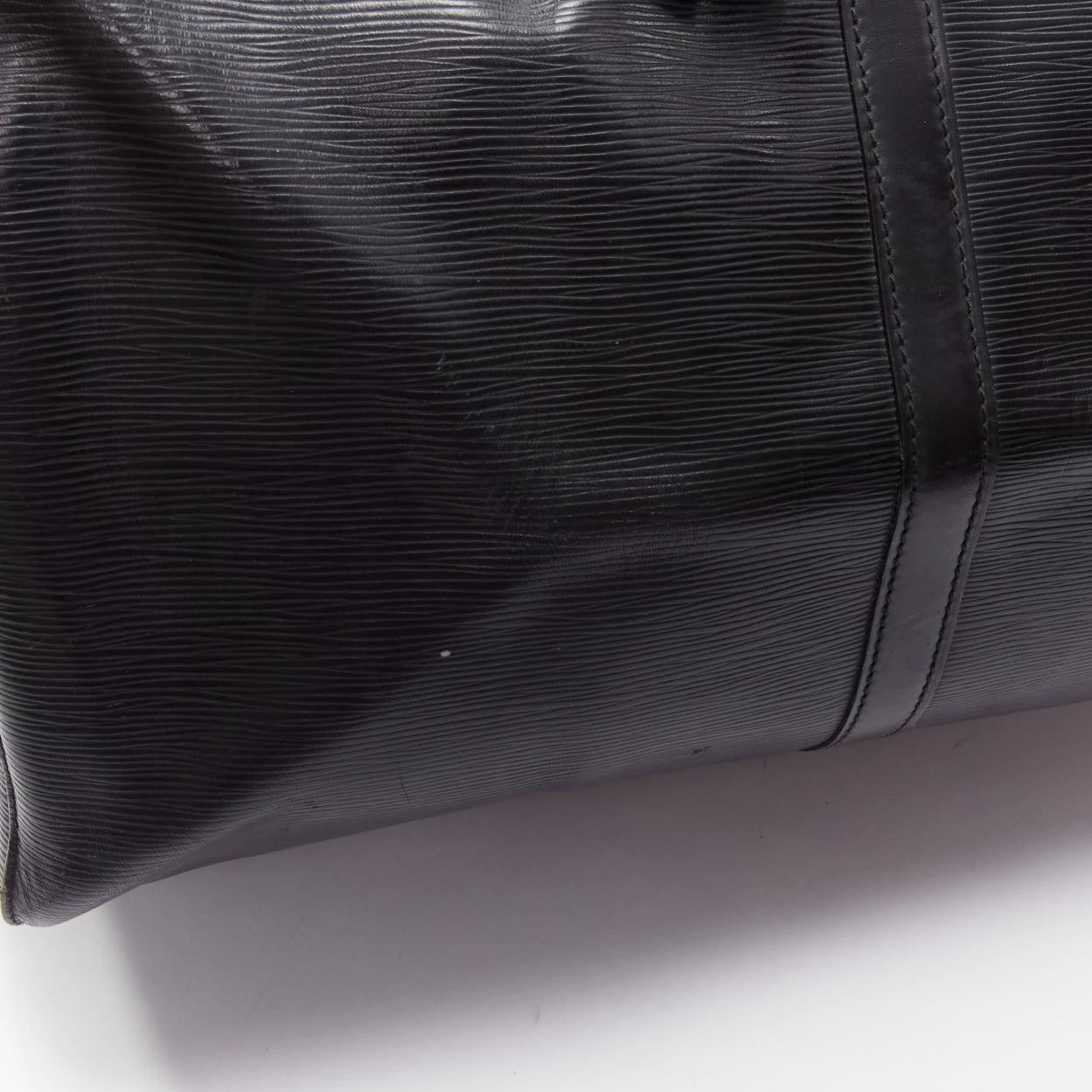 LOUIS VUITTON Keepall 55 cuir épi noir logo LV sac de voyage GHW en vente 6
