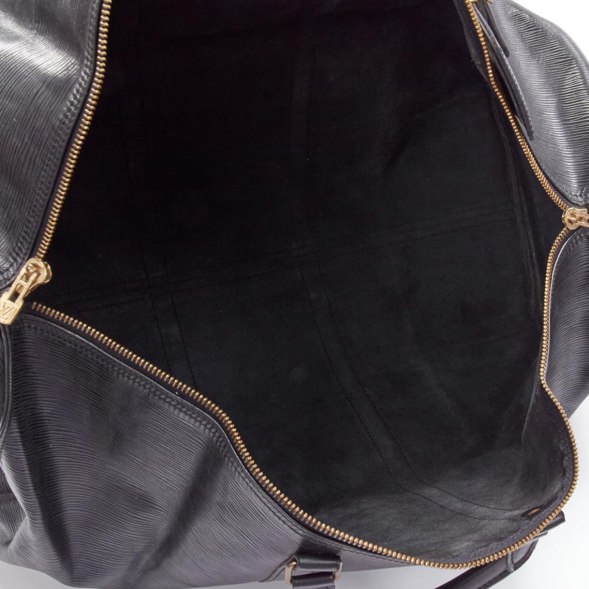 LOUIS VUITTON Keepall 55 black epi leather LV logo GHW travel bag For Sale 8