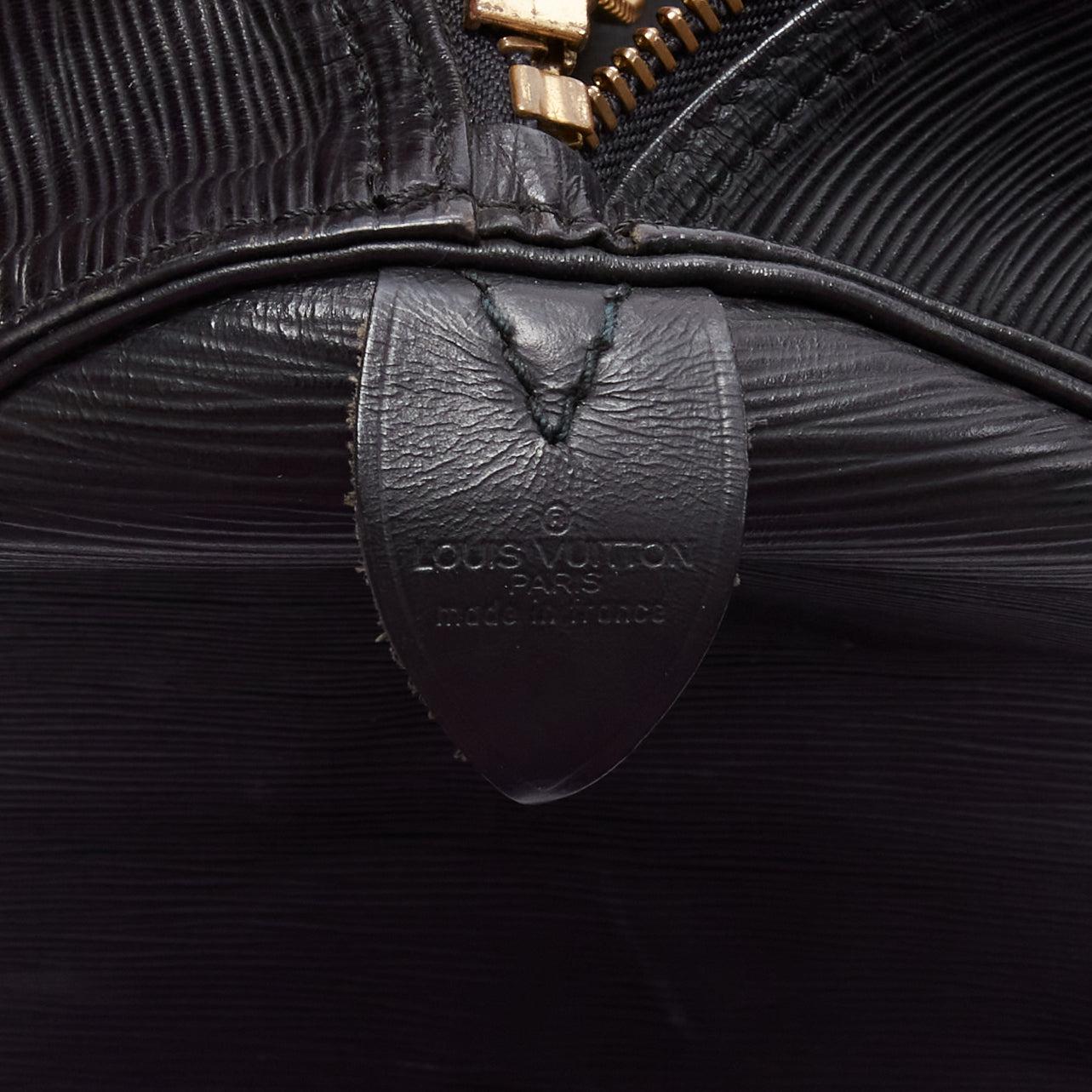 LOUIS VUITTON Keepall 55 cuir épi noir logo LV sac de voyage GHW en vente 9