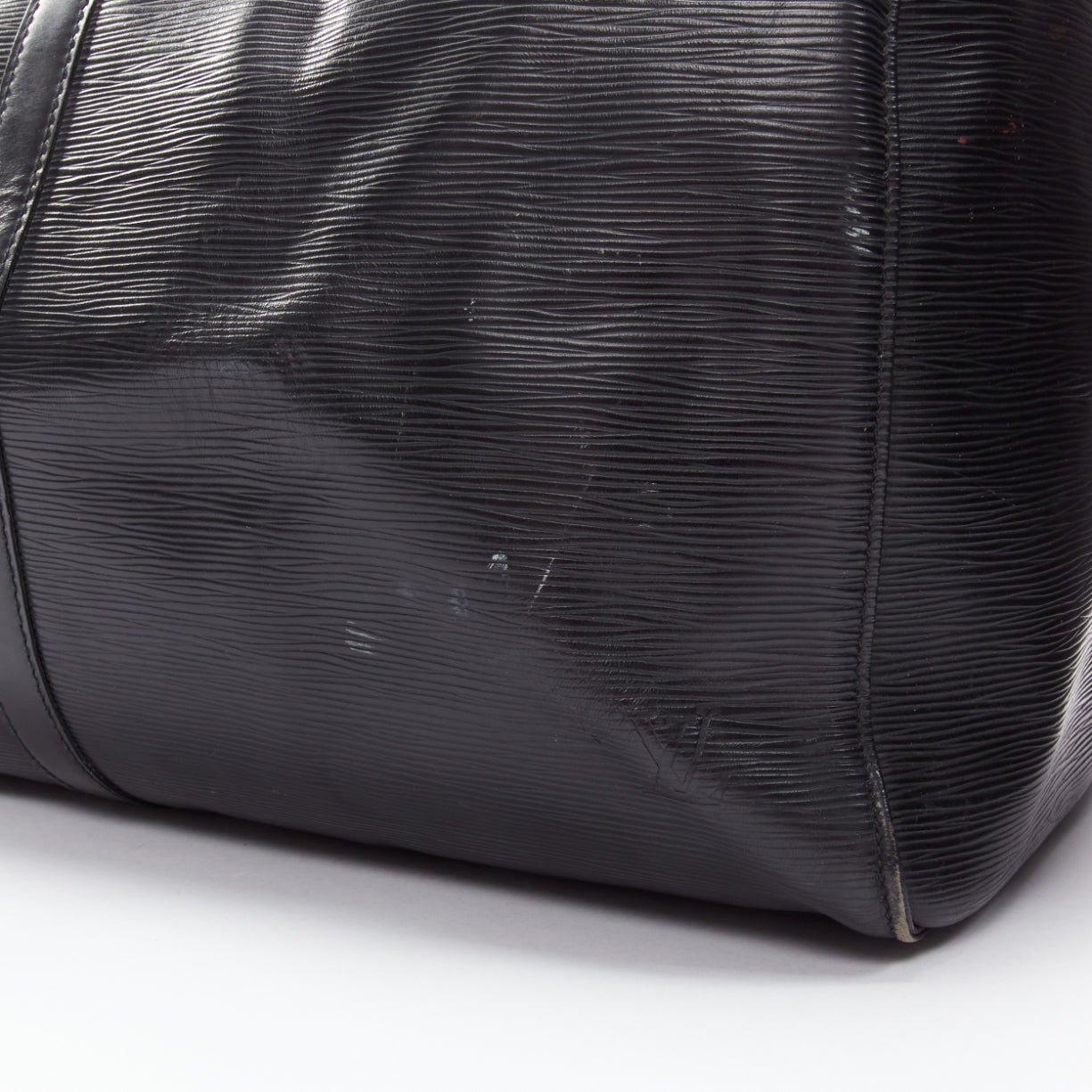 LOUIS VUITTON Keepall 55 black epi leather LV logo GHW travel bag For Sale 2