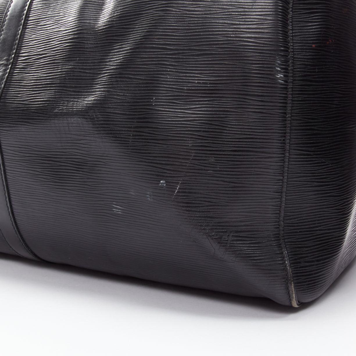LOUIS VUITTON Keepall 55 black epi leather LV logo GHW travel bag For Sale 3