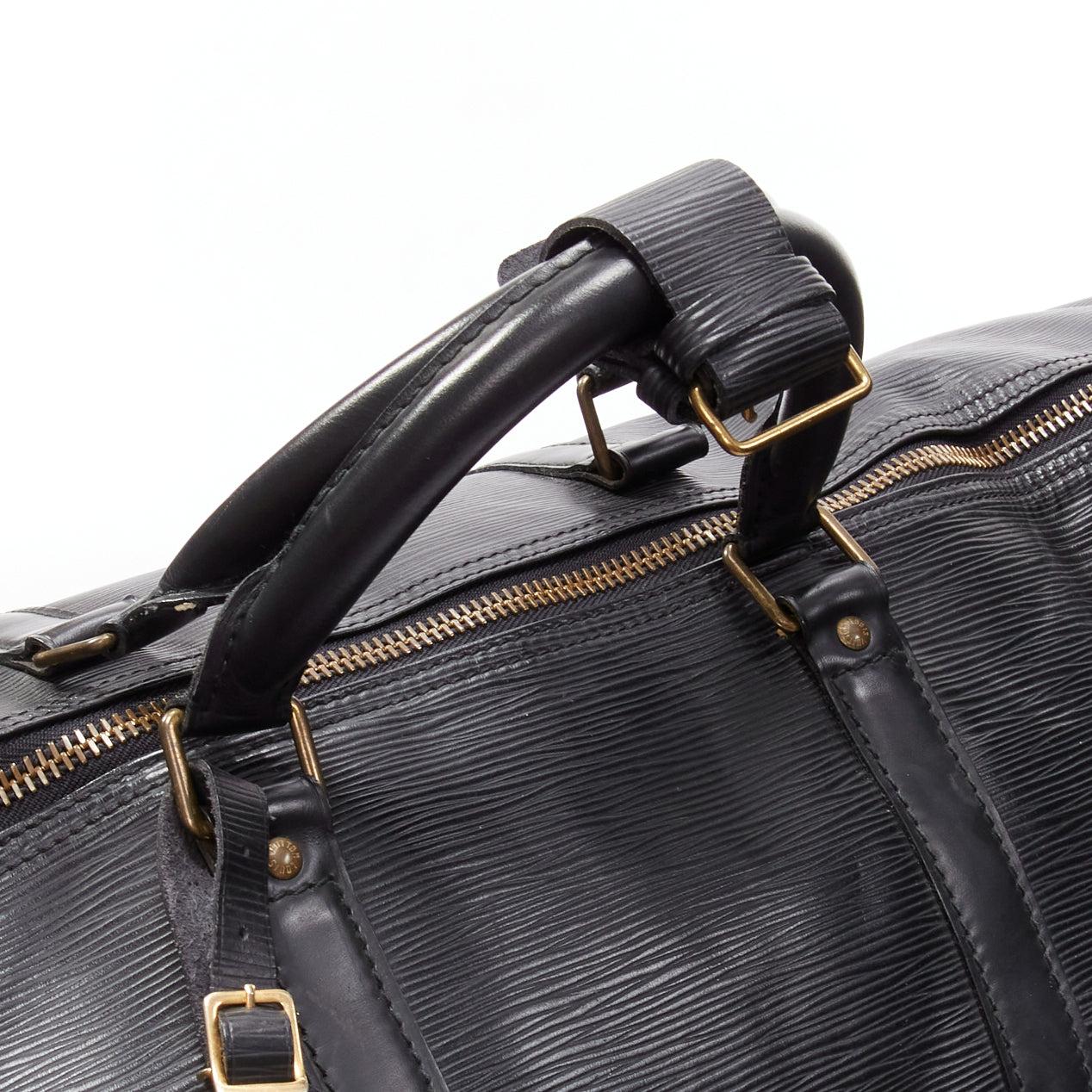 LOUIS VUITTON Keepall 55 black epi leather LV logo GHW travel bag For Sale 5