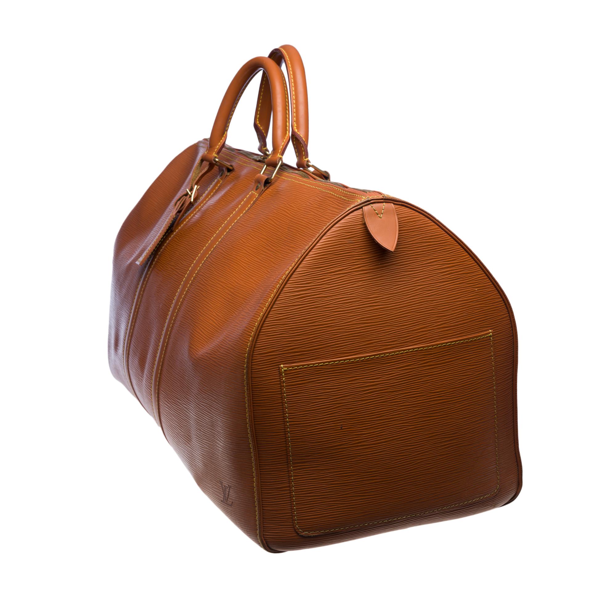 Louis Vuitton Keepall 55 Travel bag in cognac épi leather In Good Condition In Paris, IDF