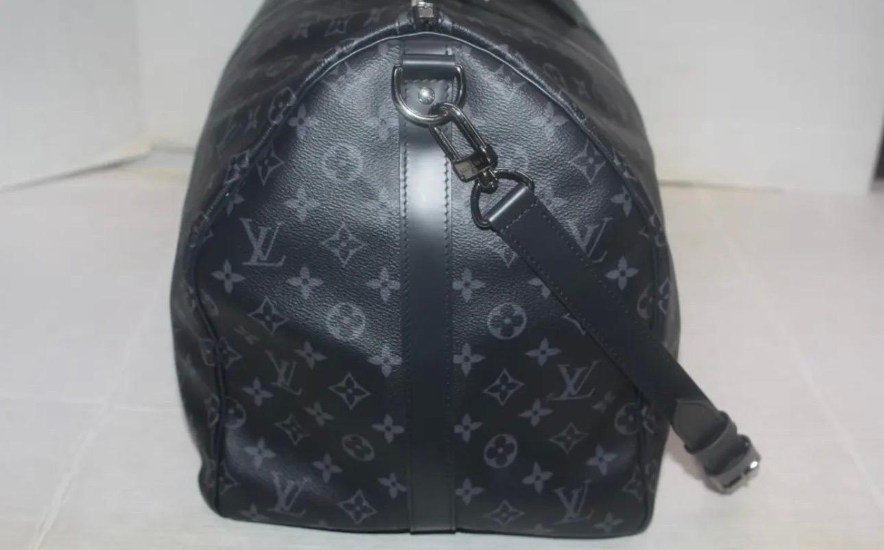 Keepall Bandouliere 55 mit Monogramm von Louis Vuitton  Graphit-Duffel-Tasche SD 5108  im Angebot 1