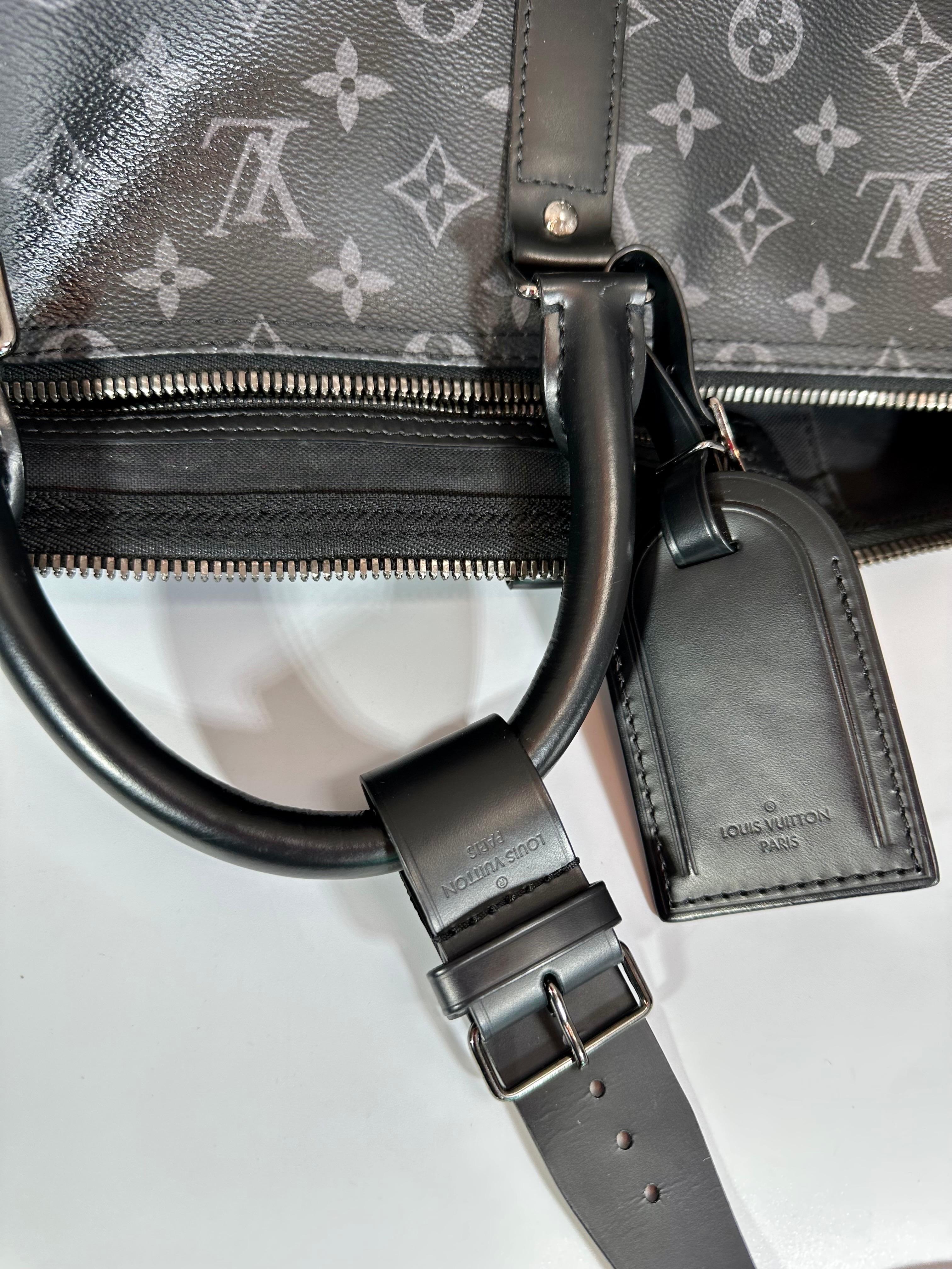 Louis Vuitton - Bandoulière Keepall - Monogramme 55  Sac fourre-tout Graphite SD 5108  en vente 4