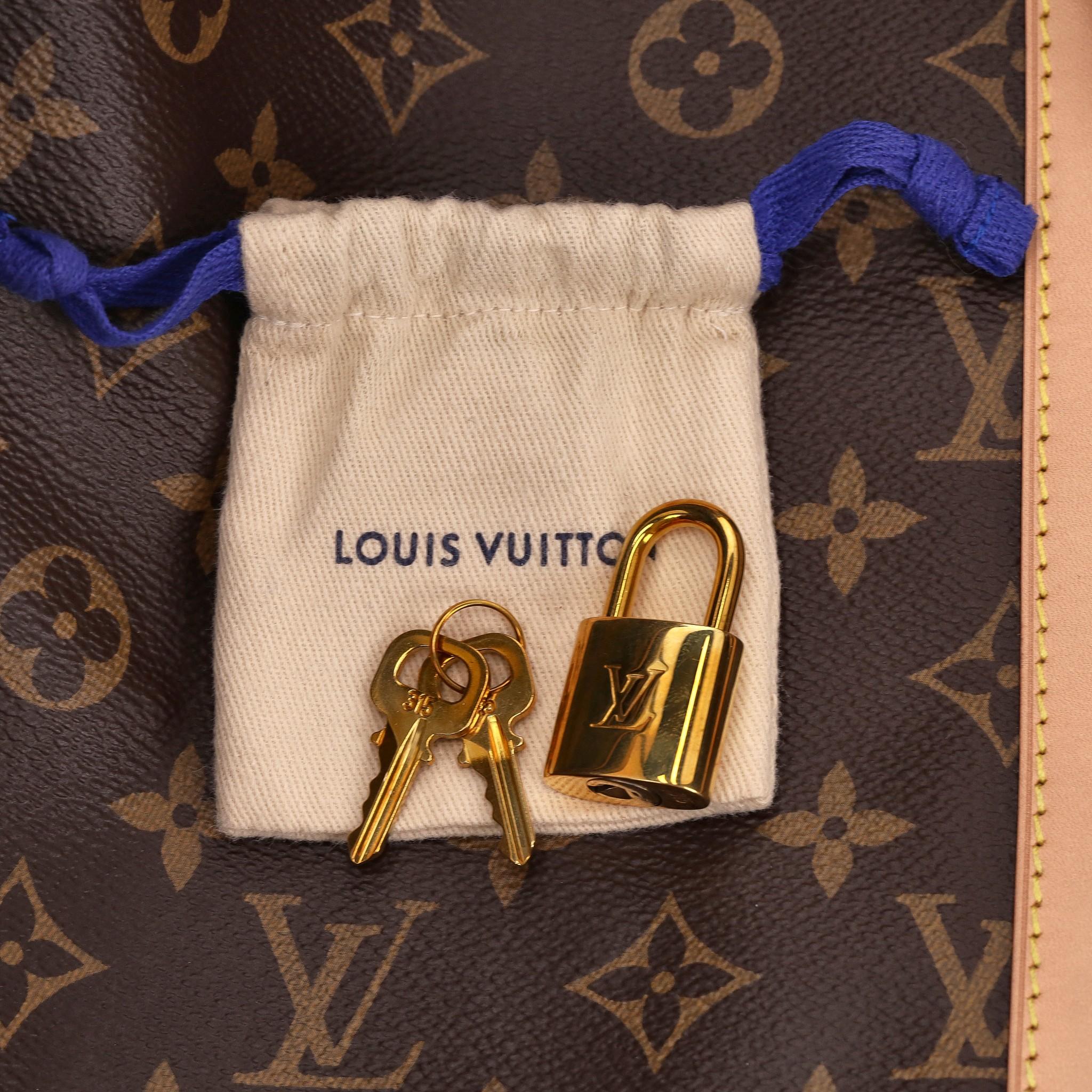 Louis Vuitton Keepall Bandoulière 60 Monogram Coated Canvas Travel Bag For Sale 2