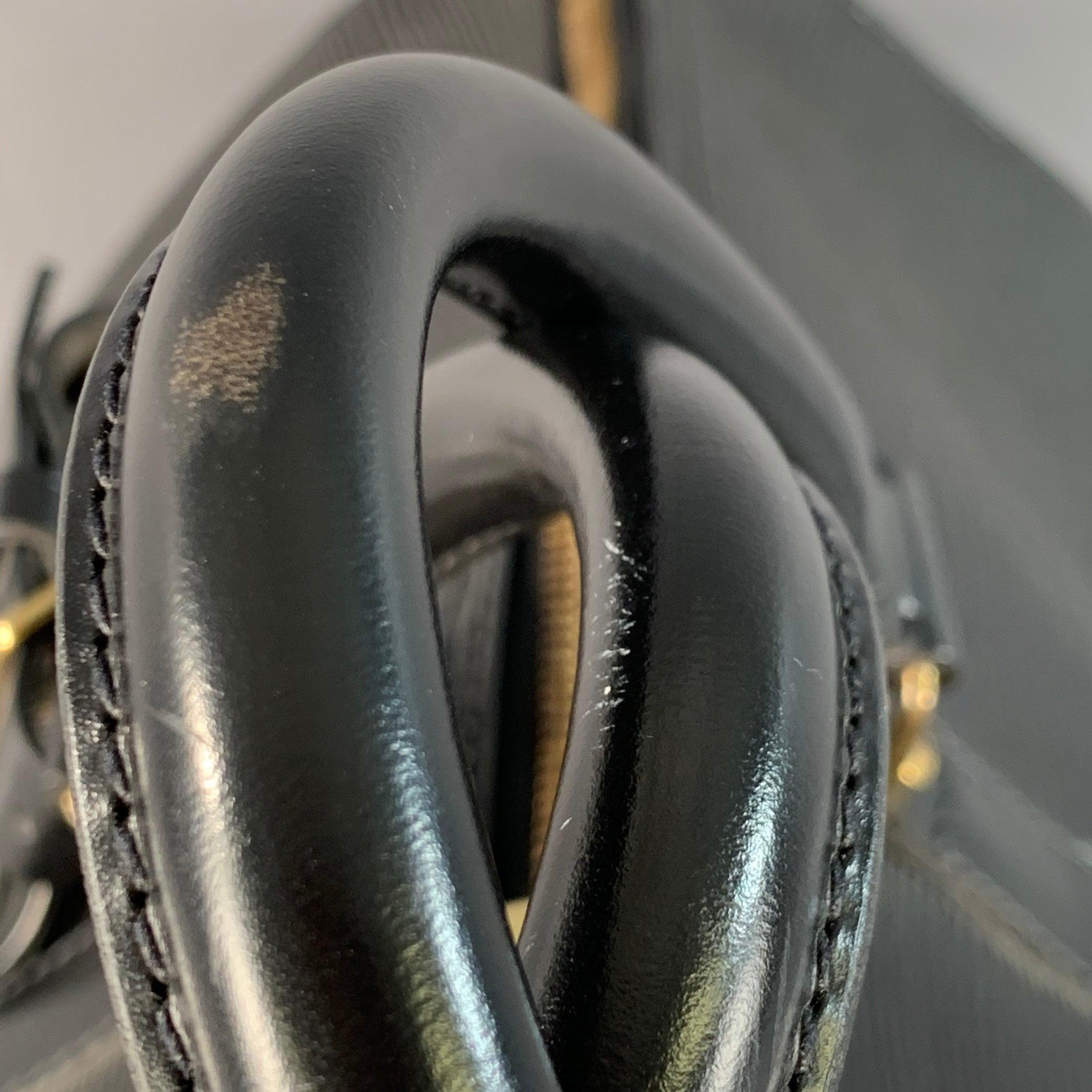LOUIS VUITTON - Keepall - Sac de sport en cuir épi noir en vente 2