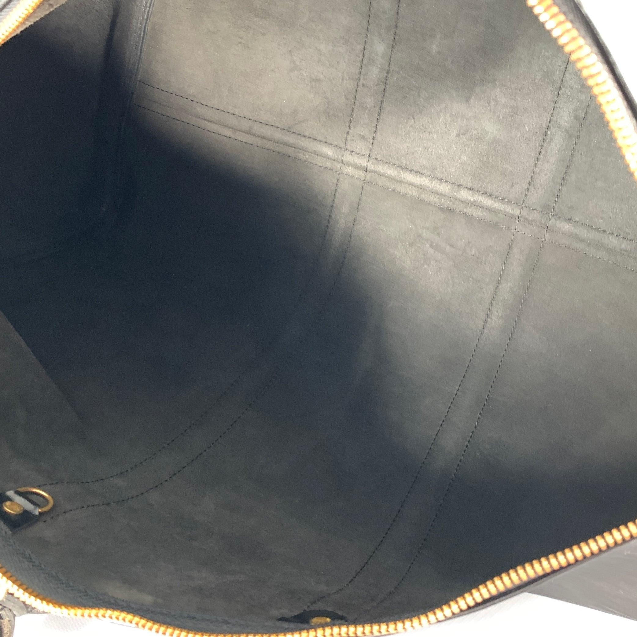 LOUIS VUITTON - Keepall - Sac de sport en cuir épi noir en vente 4