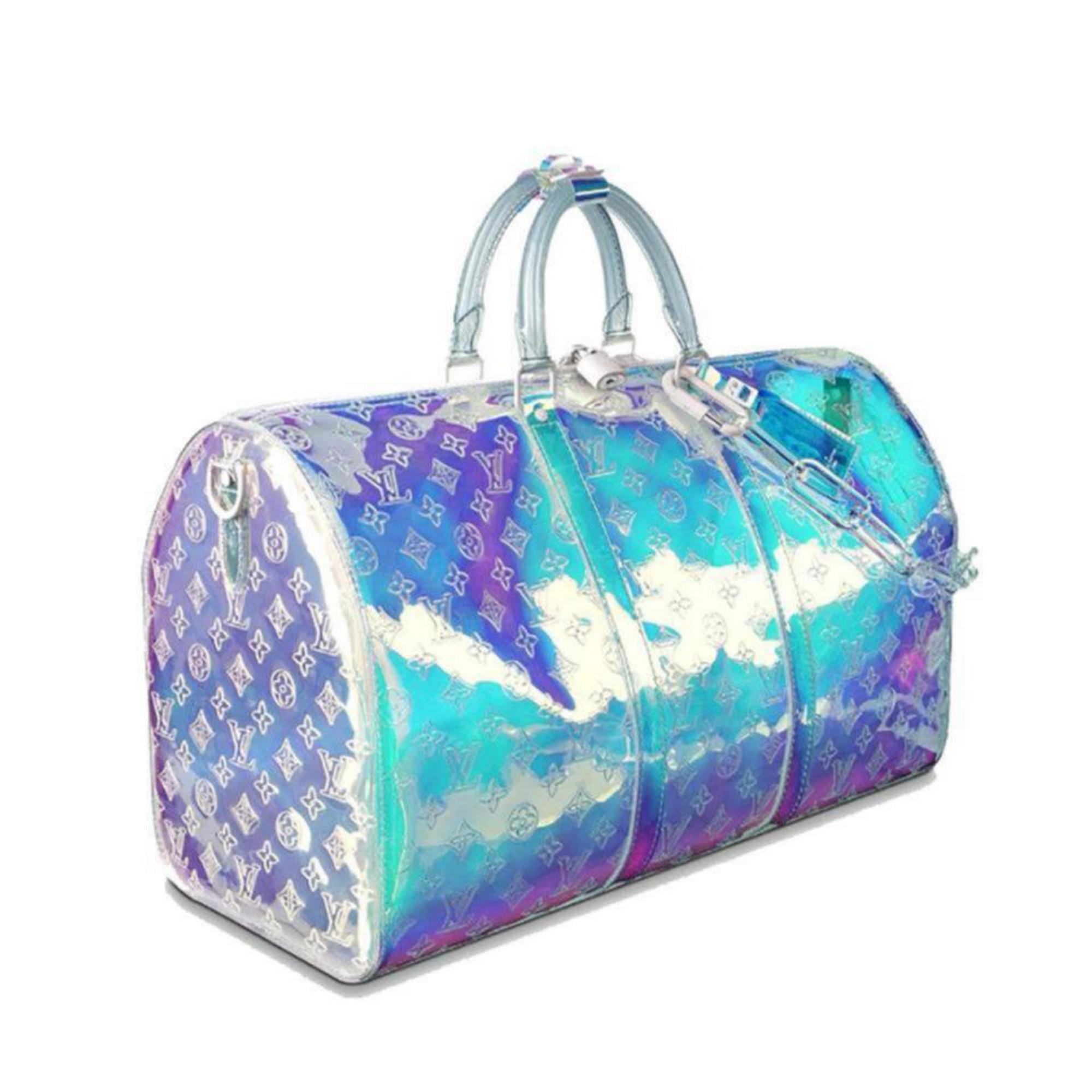 BRAND NEW
(10/10 or N)
Only touched for photography,
Includes Lock, Key, Chain strap and Dust Bag
One of the most highly sought after pieces from Virgil Abloh's men's SS19 collection, this holographic coated keepall is already a cult