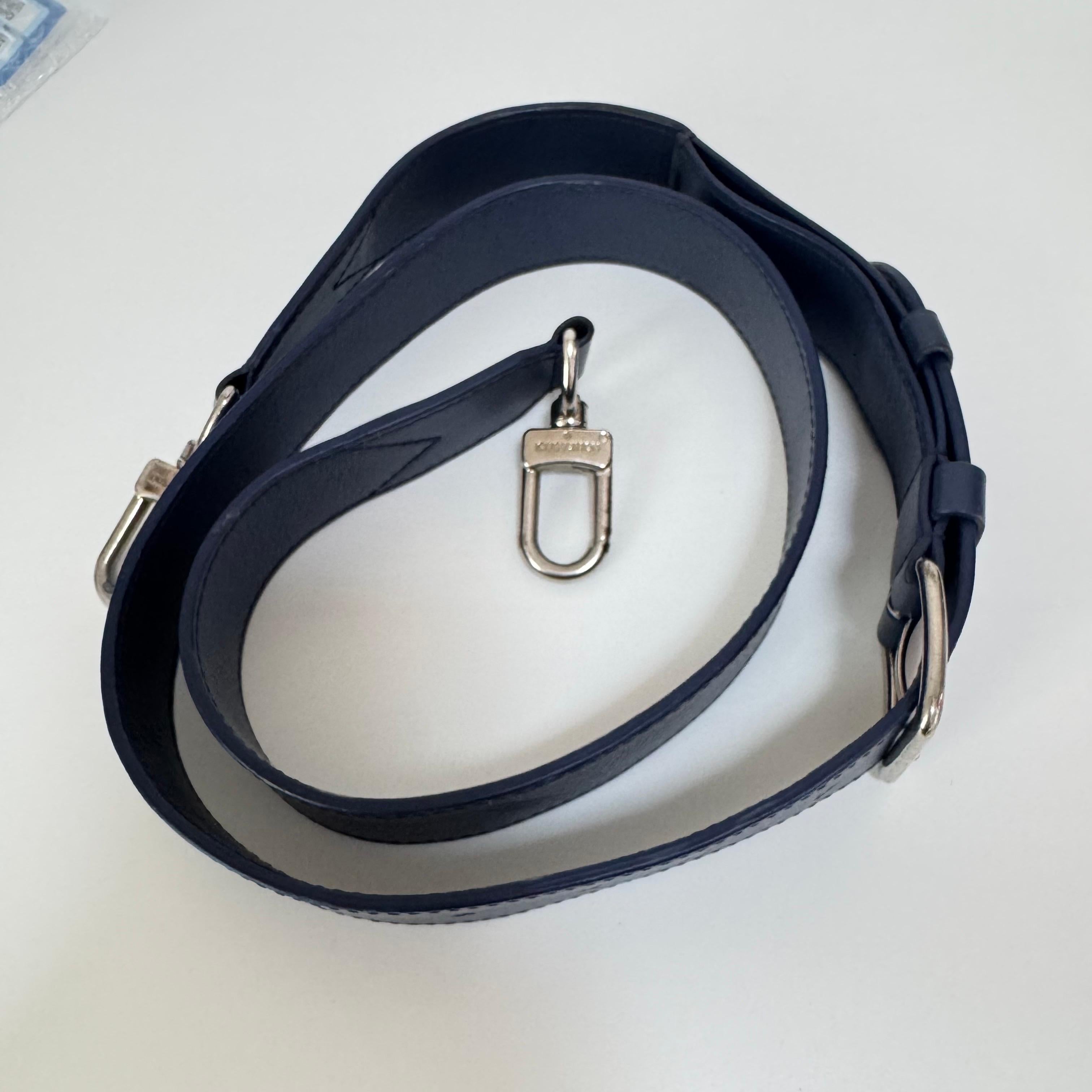 Louis Vuitton Keepall XS Blue Watercolor Leather and PU Crossbody Bag For Sale 8