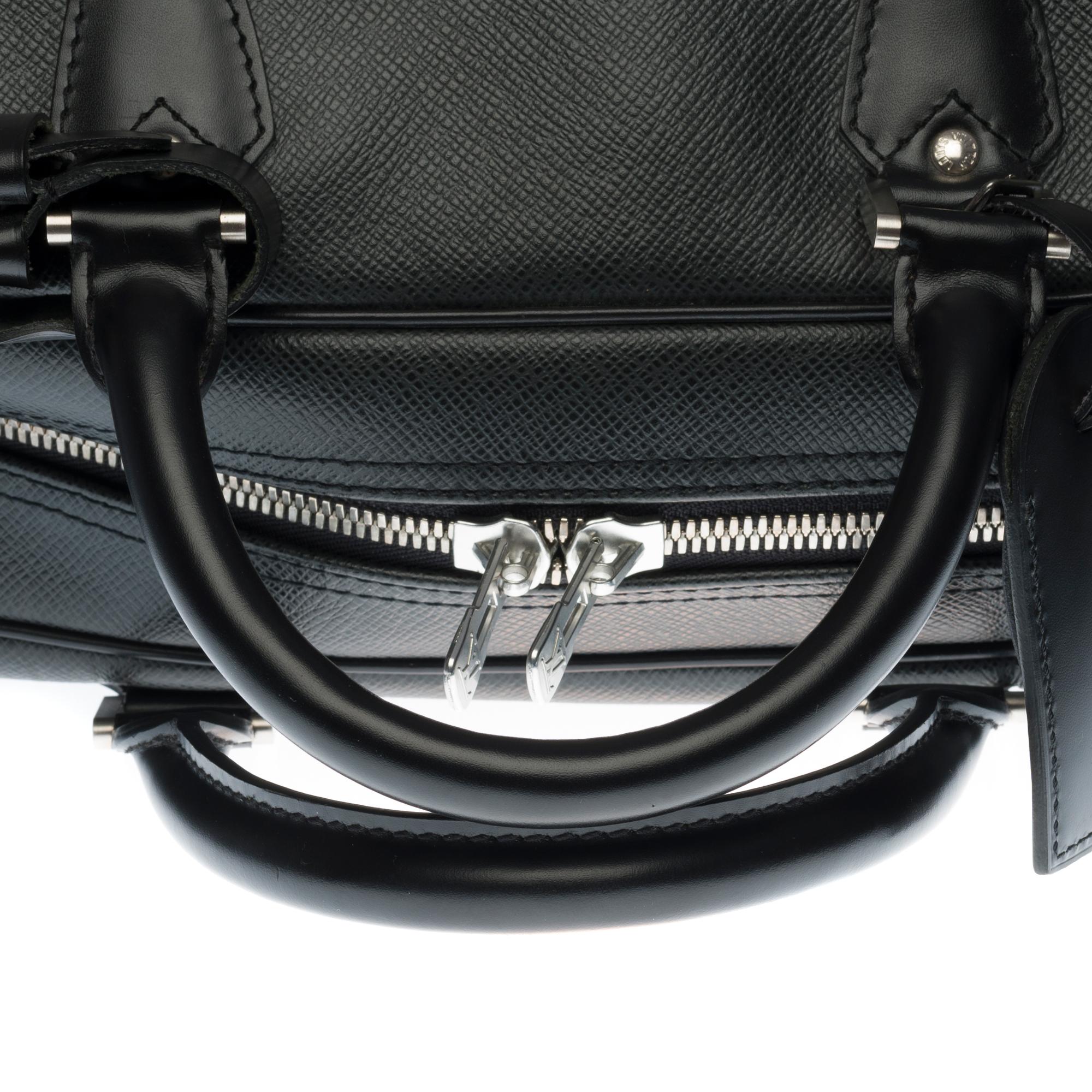 Louis Vuitton Kendall 50 Travel bag in Black Taïga leather and silver hardware 4