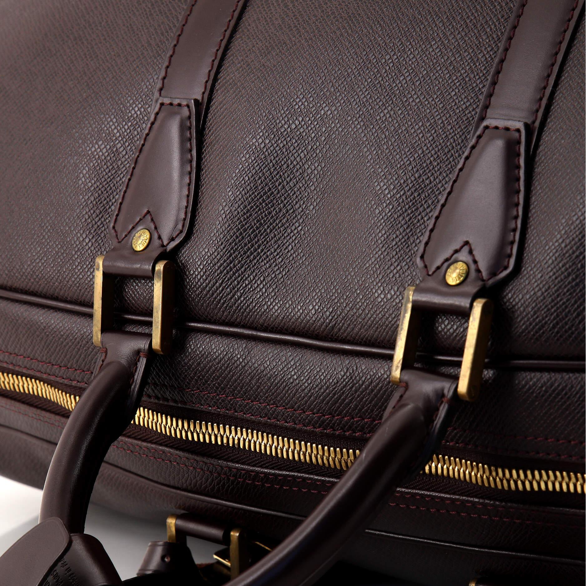 Louis Vuitton Kendall Handbag Taiga Leather GM 2