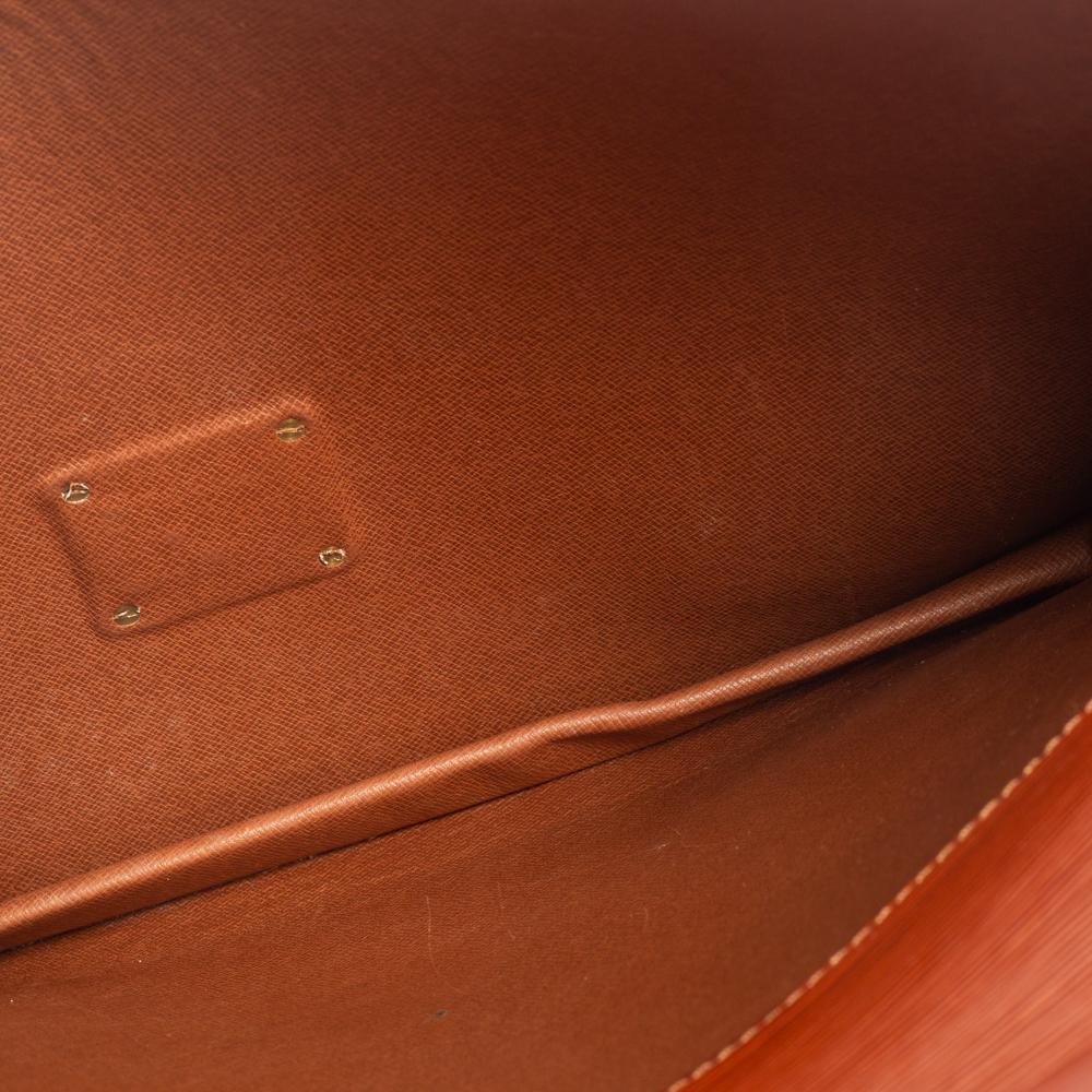 Louis Vuitton Kenyan Fawn Epi Leather Porte-Document Senateur Clutch In Good Condition In Dubai, Al Qouz 2