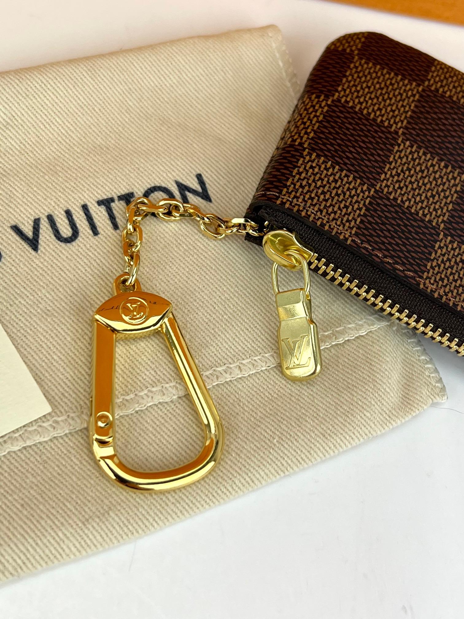 Louis Vuitton Key Pouch Damier Ebene Coin Pouch Wristlet N62658  In Good Condition In Freehold, NJ