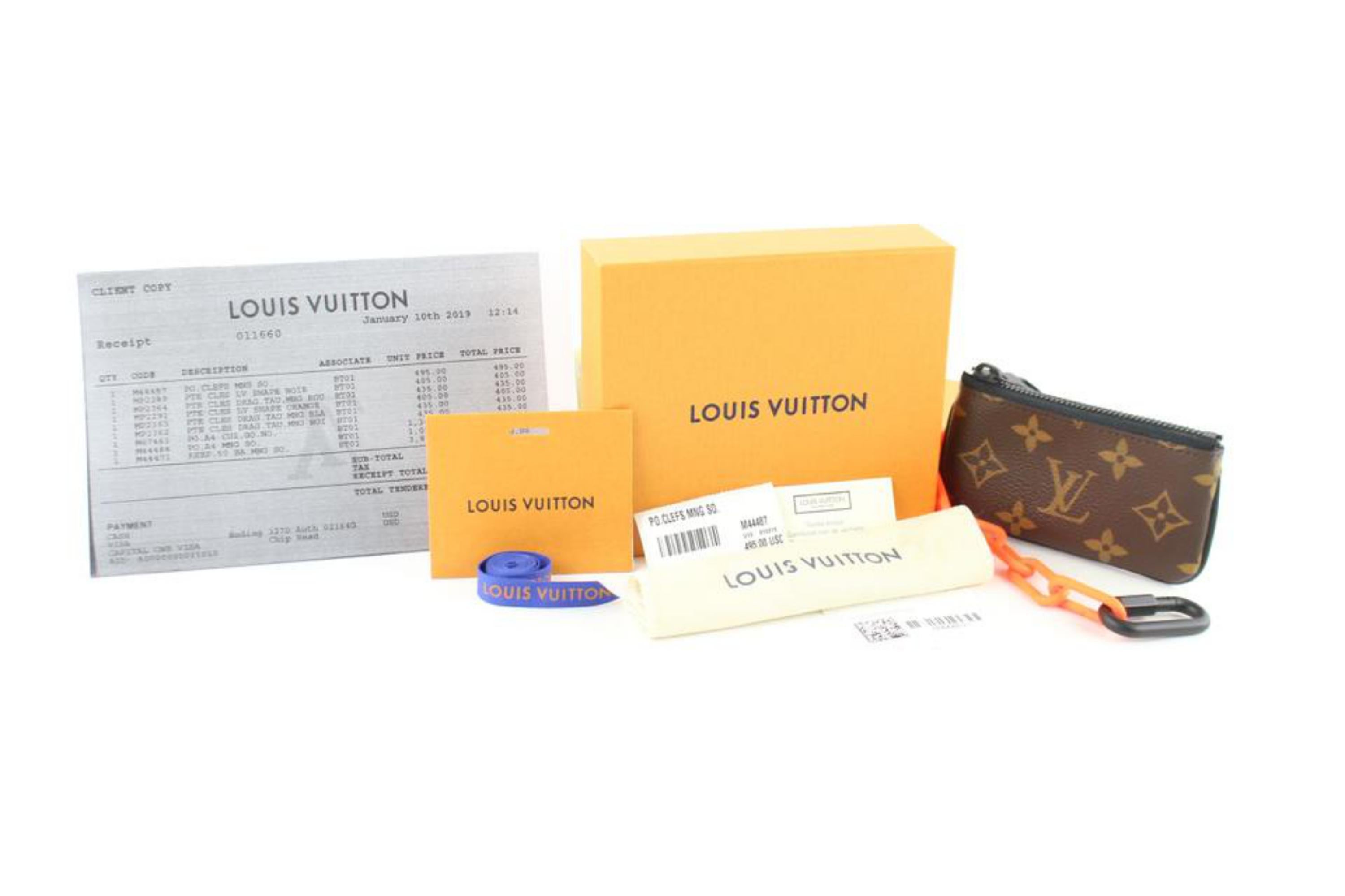 OVERALL NEW IN BOX CONDITION
( 10/10 or N )
Includes Box, Copy of Receipt, Ribbon, Dust Bag, Care Tag, Barcode Tag and Style Tag
This item will ship out immediately.
Previously owned, unless otherwise stated.
Date Code/Serial Number: TA5118
Made In: