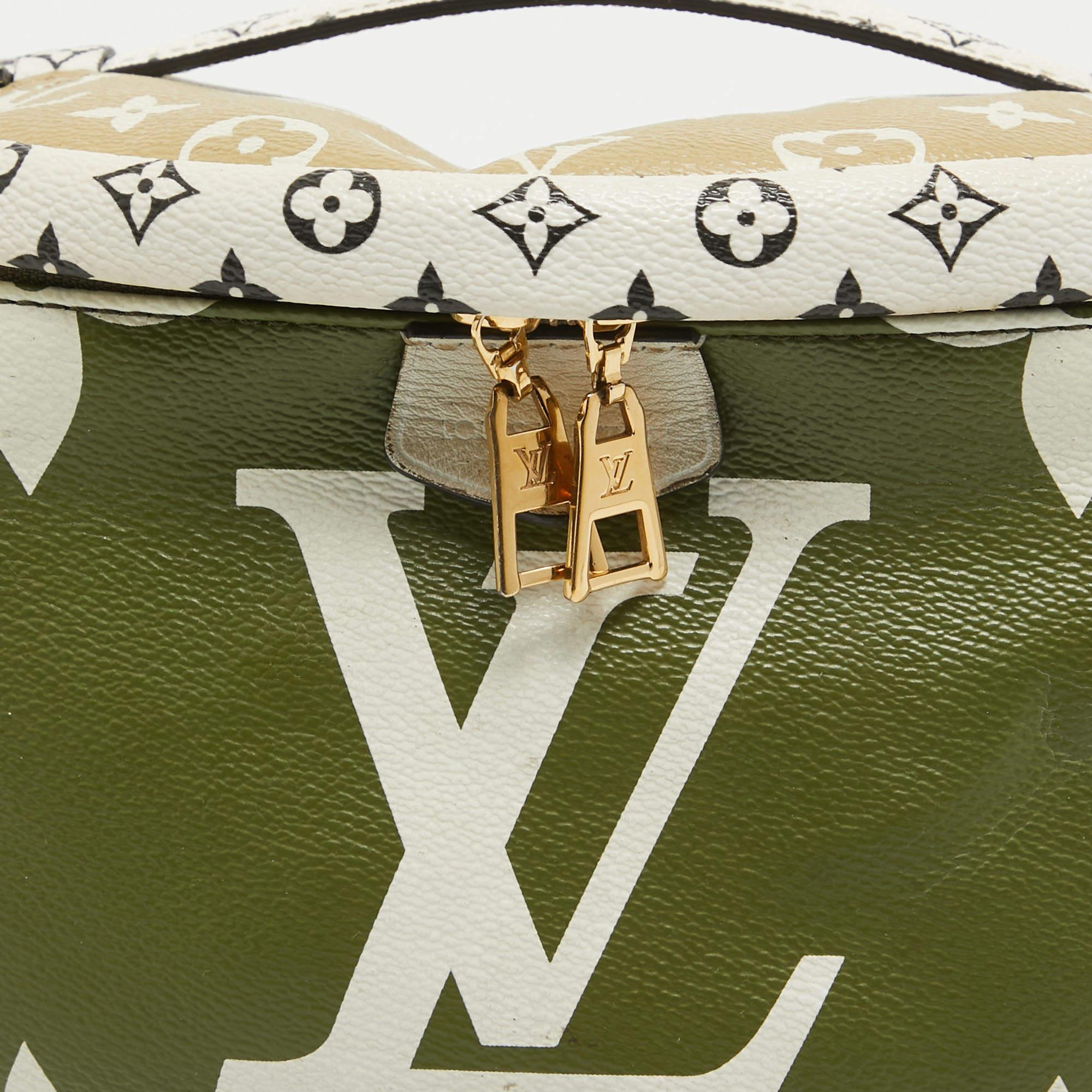 Louis Vuitton Khaki Green/Beige and White Monogram Giant Canvas Bum Bag For Sale 5