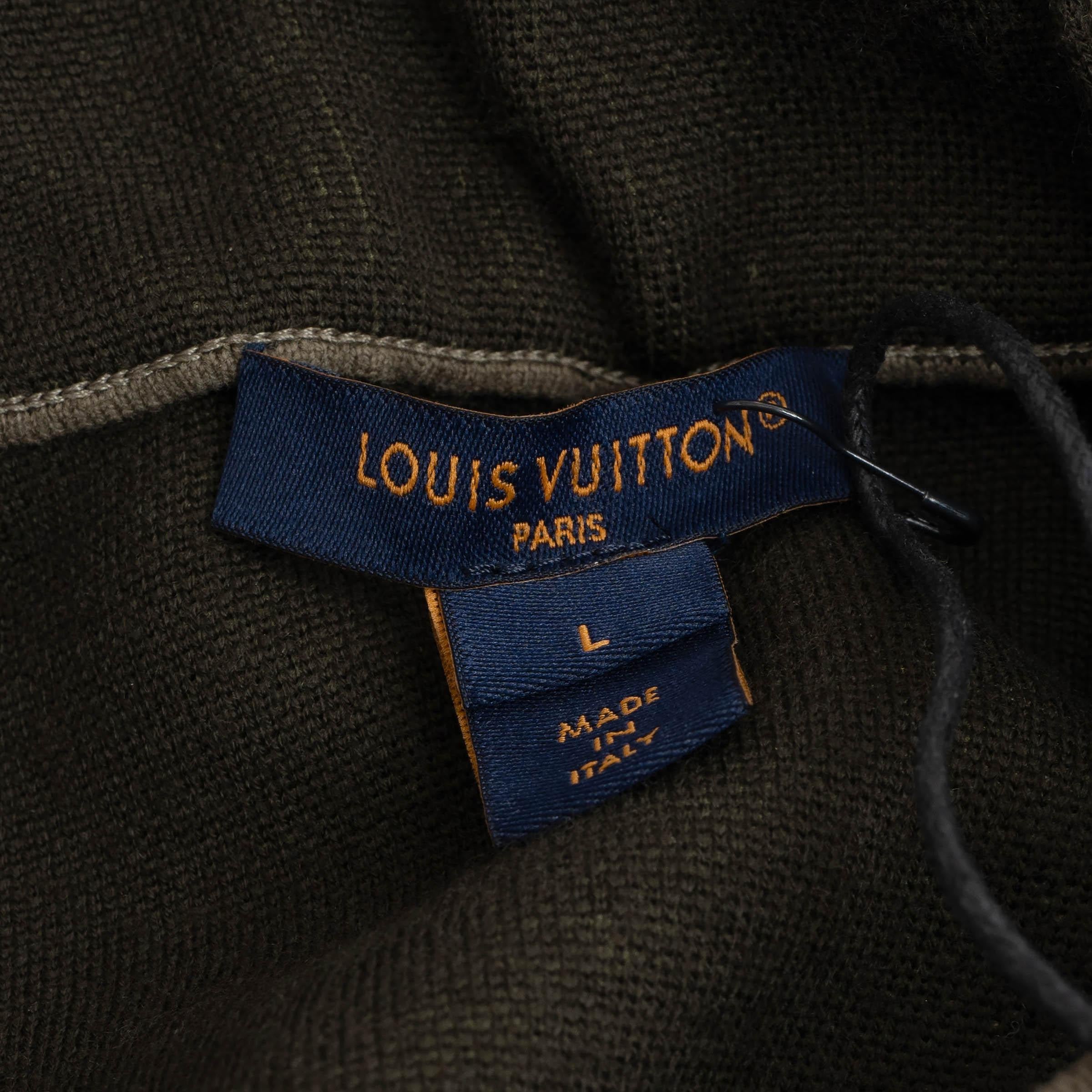 LOUIS VUITTON SIGNATURE Pull HOODIE ÉMBOSÉ vert kaki 2024 en vente 2