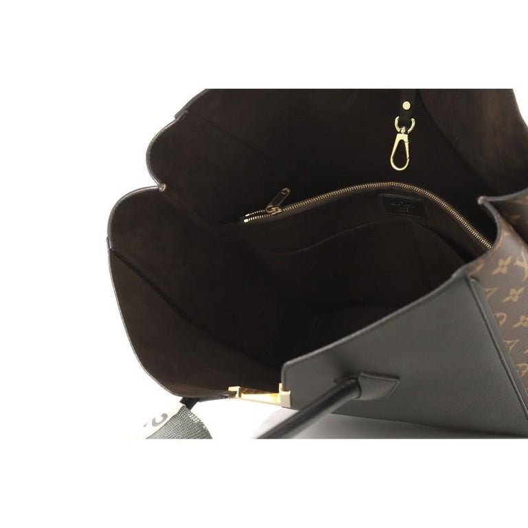 Louis Vuitton Kimono Handbag Monogram Canvas and Leather MM For Sale at  1stDibs