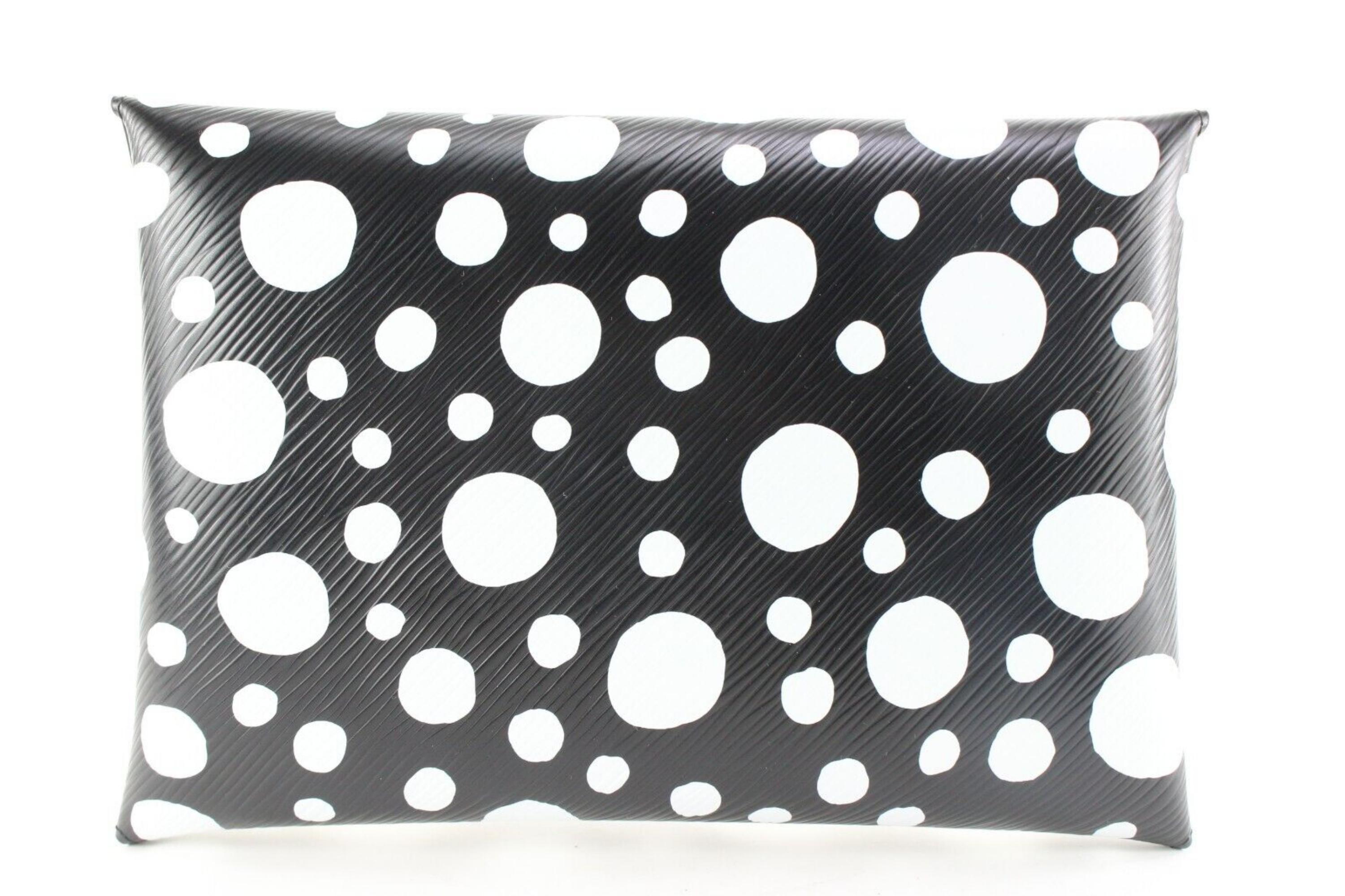 Louis Vuitton Kusama Infinity Dot Black Epi Kirgiami Pochette GM LArge4LK0407 For Sale 7