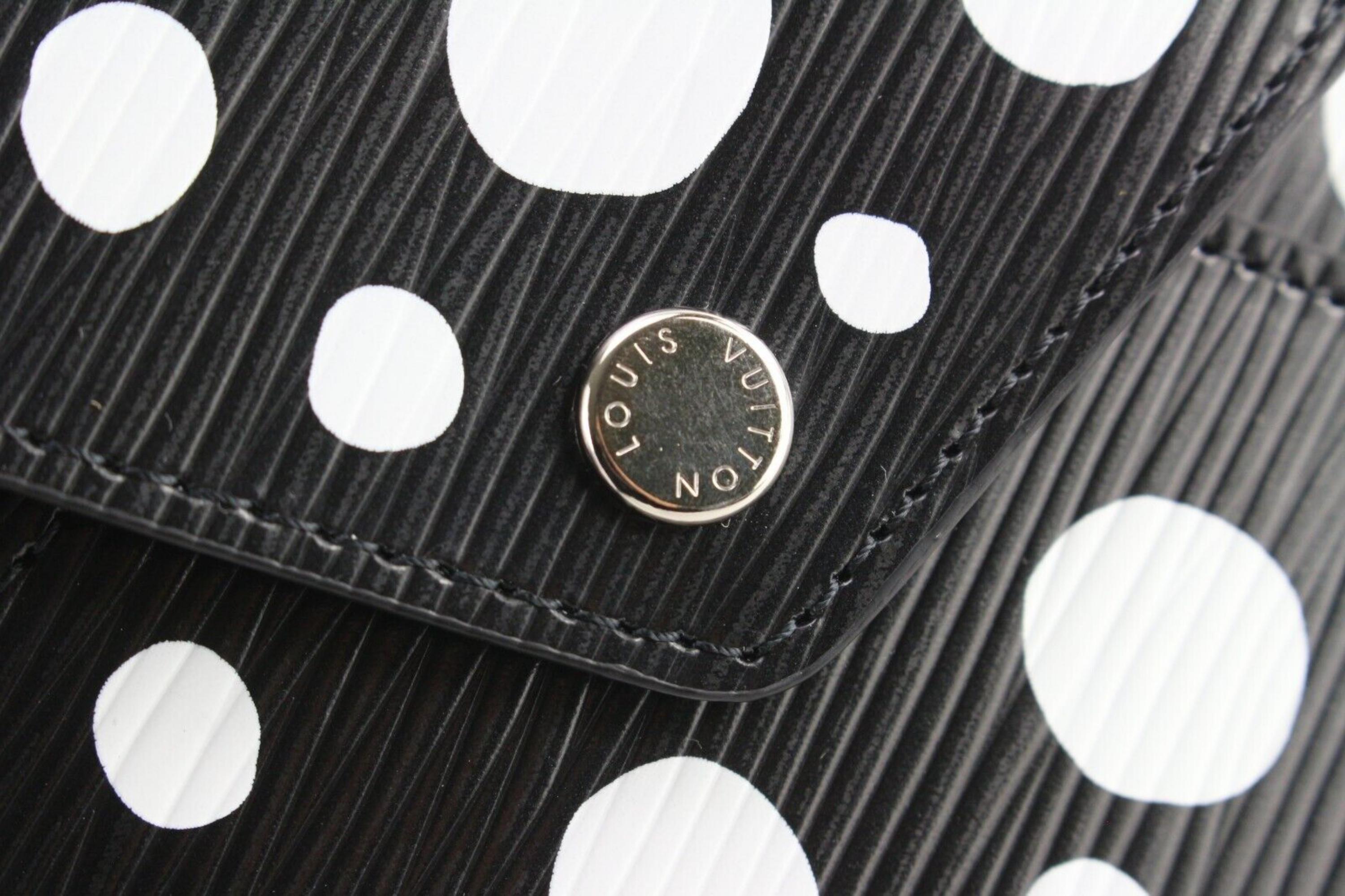 Louis Vuitton Kusama Infinity Dot Black Epi Kirgiami Pochette GM LArge4LK0407 In New Condition For Sale In Dix hills, NY