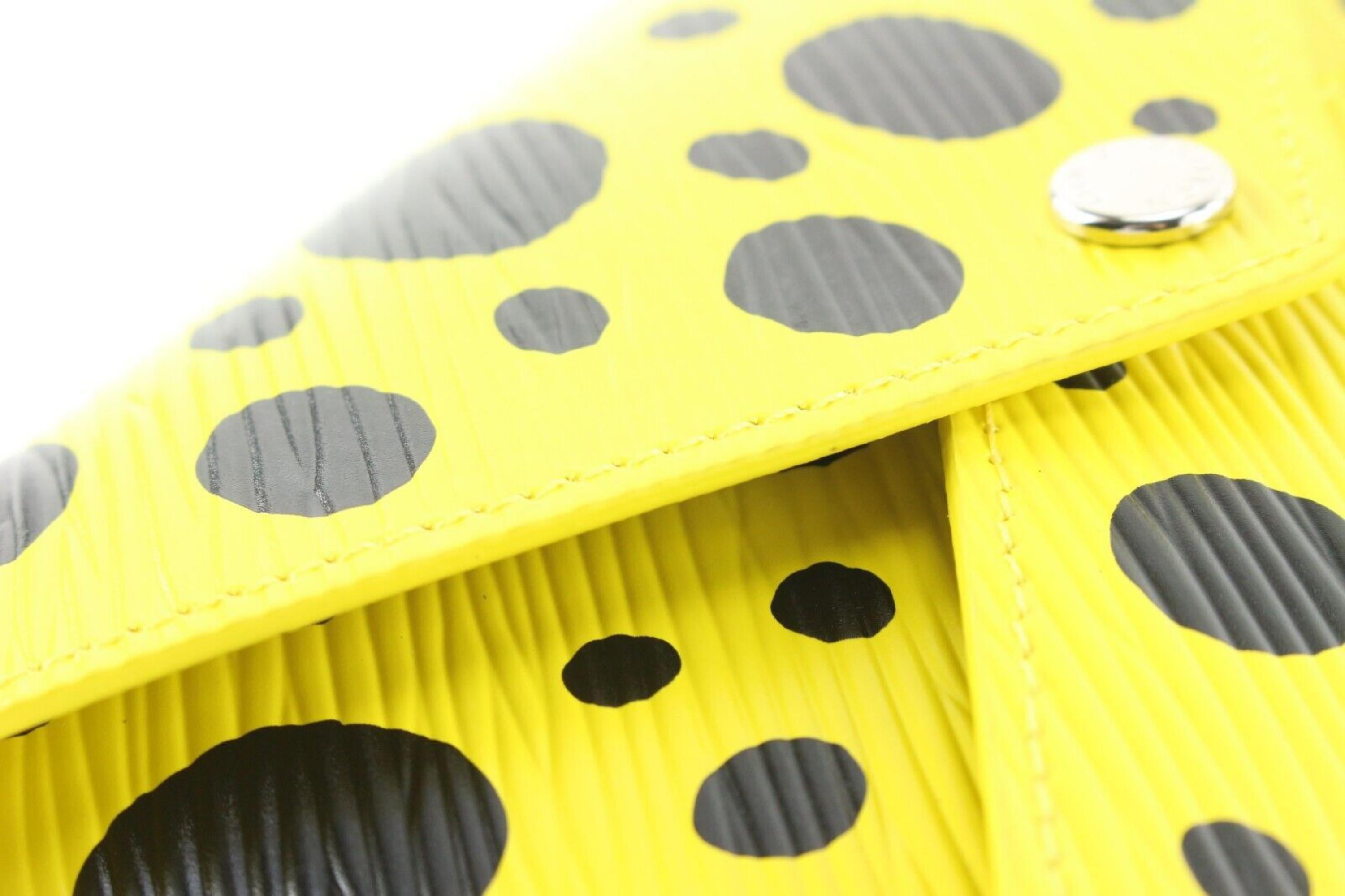 Yellow Louis Vuitton Kusama Infinity Dots Epi Kirgiami MM 3LK0412C For Sale