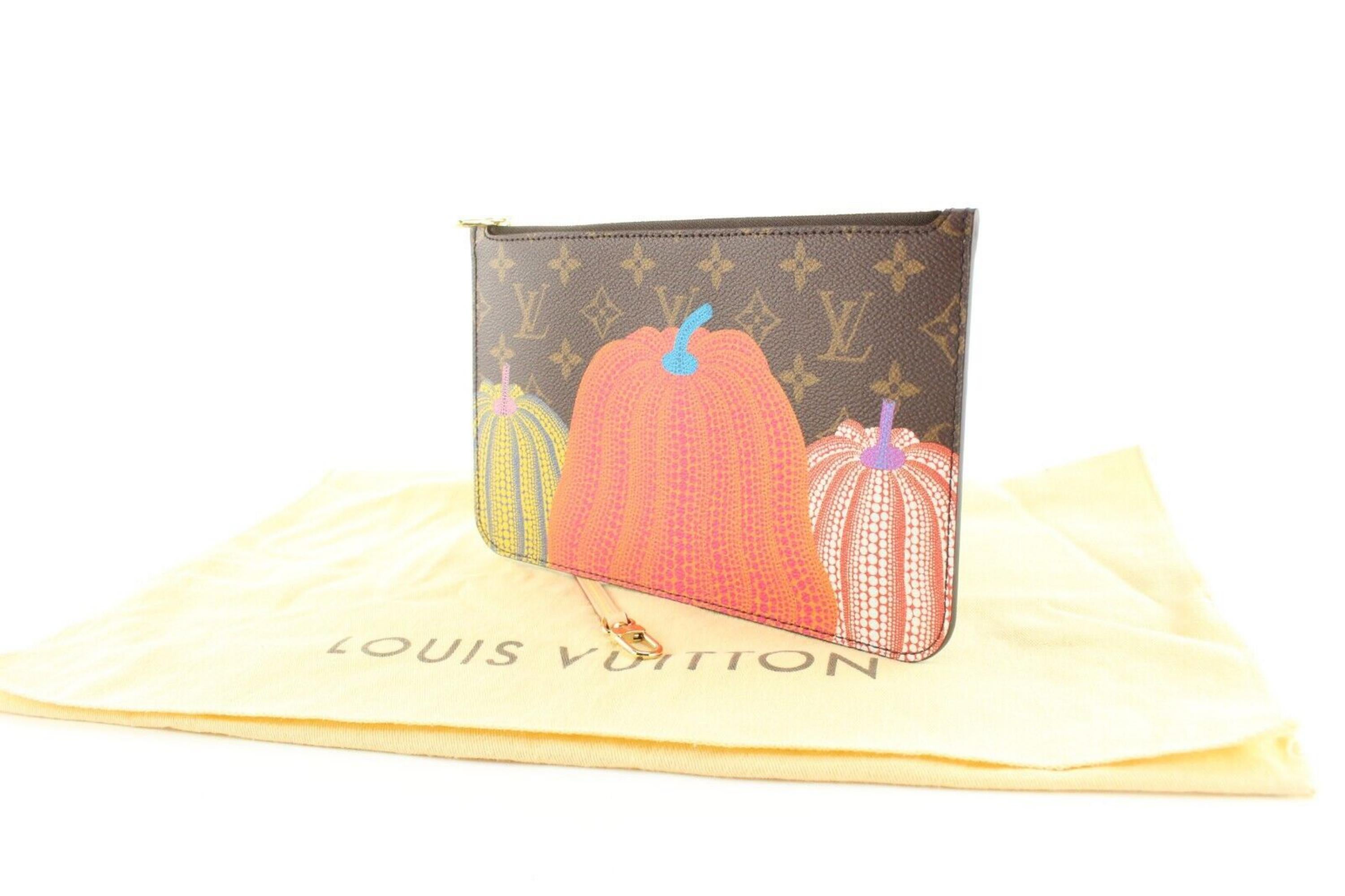 Louis Vuitton Kusama Pumpkins Monogram Neverfull Pochette MM 4LV424C In New Condition In Dix hills, NY