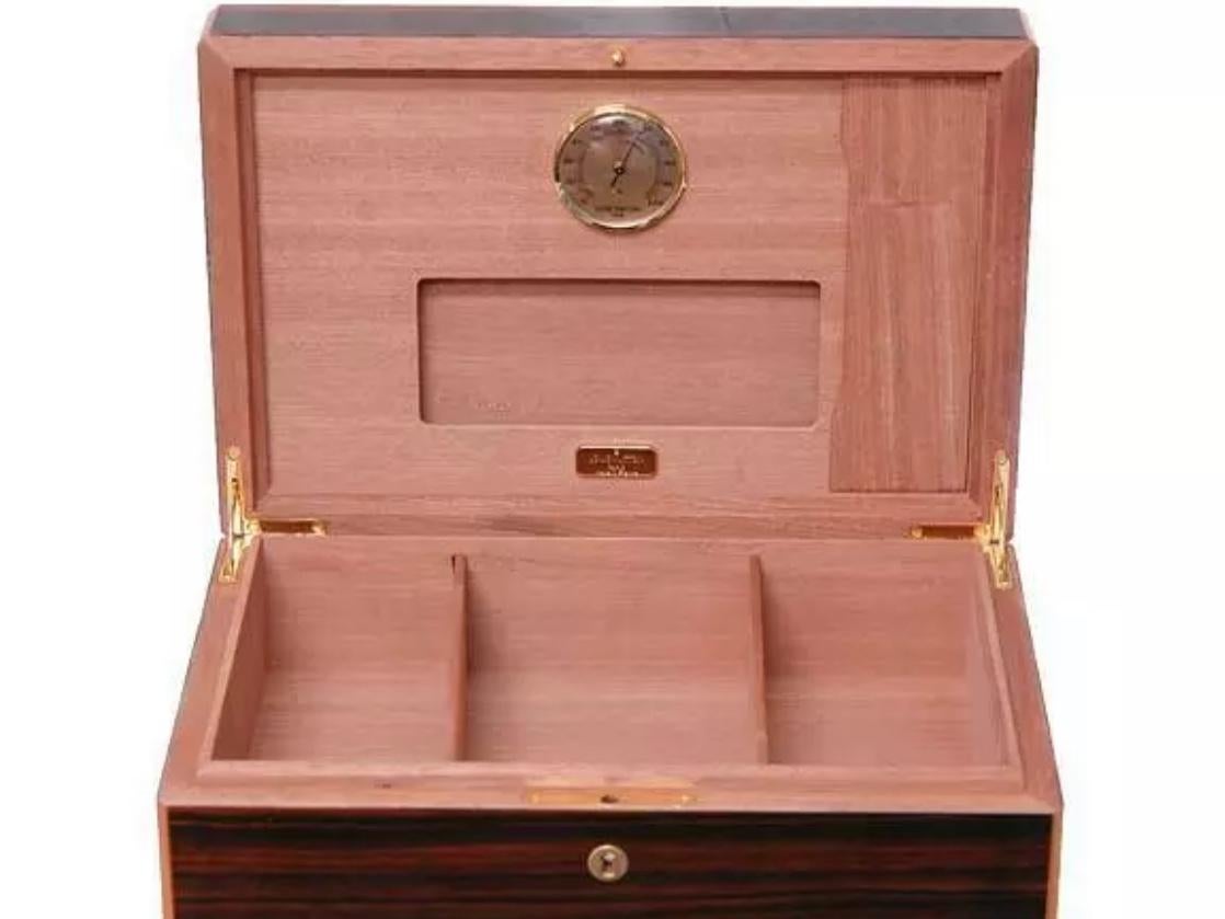 Louis Vuitton Lacquer Wood Desk Men's Cigar Cigarette Humidor Storage Case Box I In Good Condition In Chicago, IL