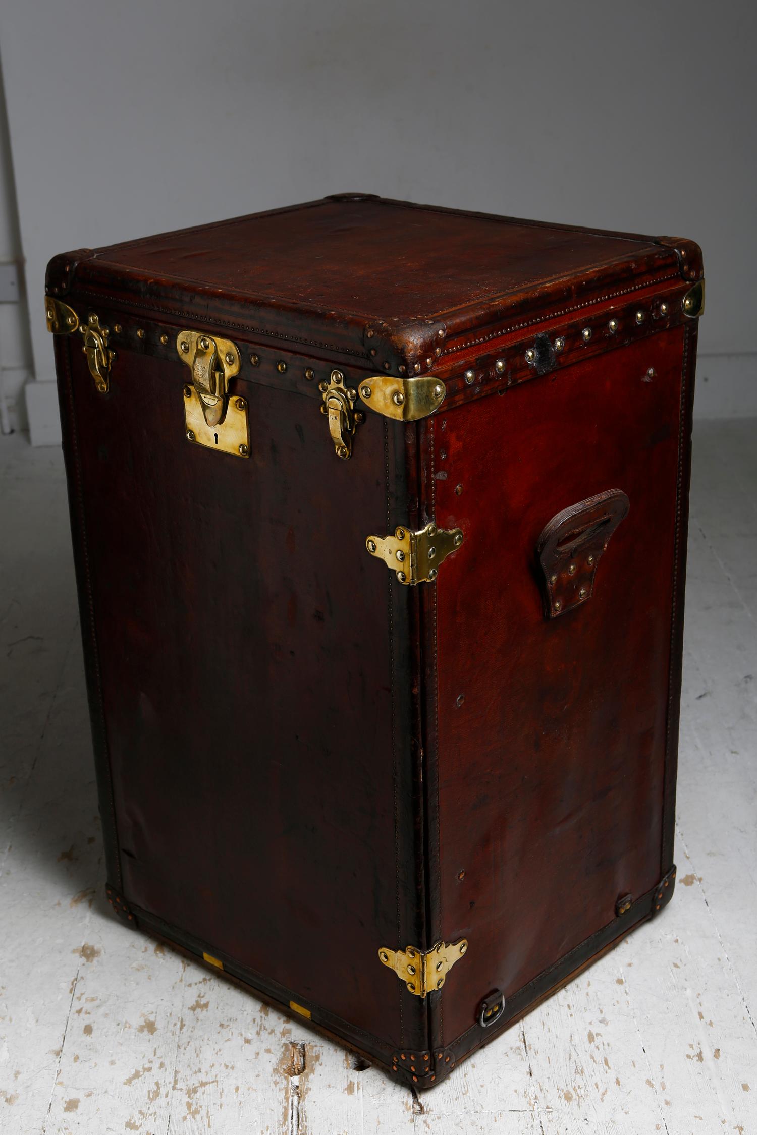 Edwardian Louis Vuitton Ladies Lingerie Desk Trunk in Orange with Mahogany Finish, 1914 For Sale
