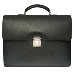 Louis Vuitton "Laguito" Satchel in green Taïga leather and silver hardware