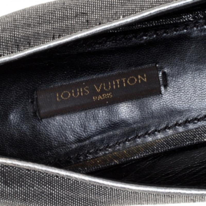Louis Vuitton Lamé Fabric Rose Applique Embellished Ballet Flats Size 39.5 For Sale 2