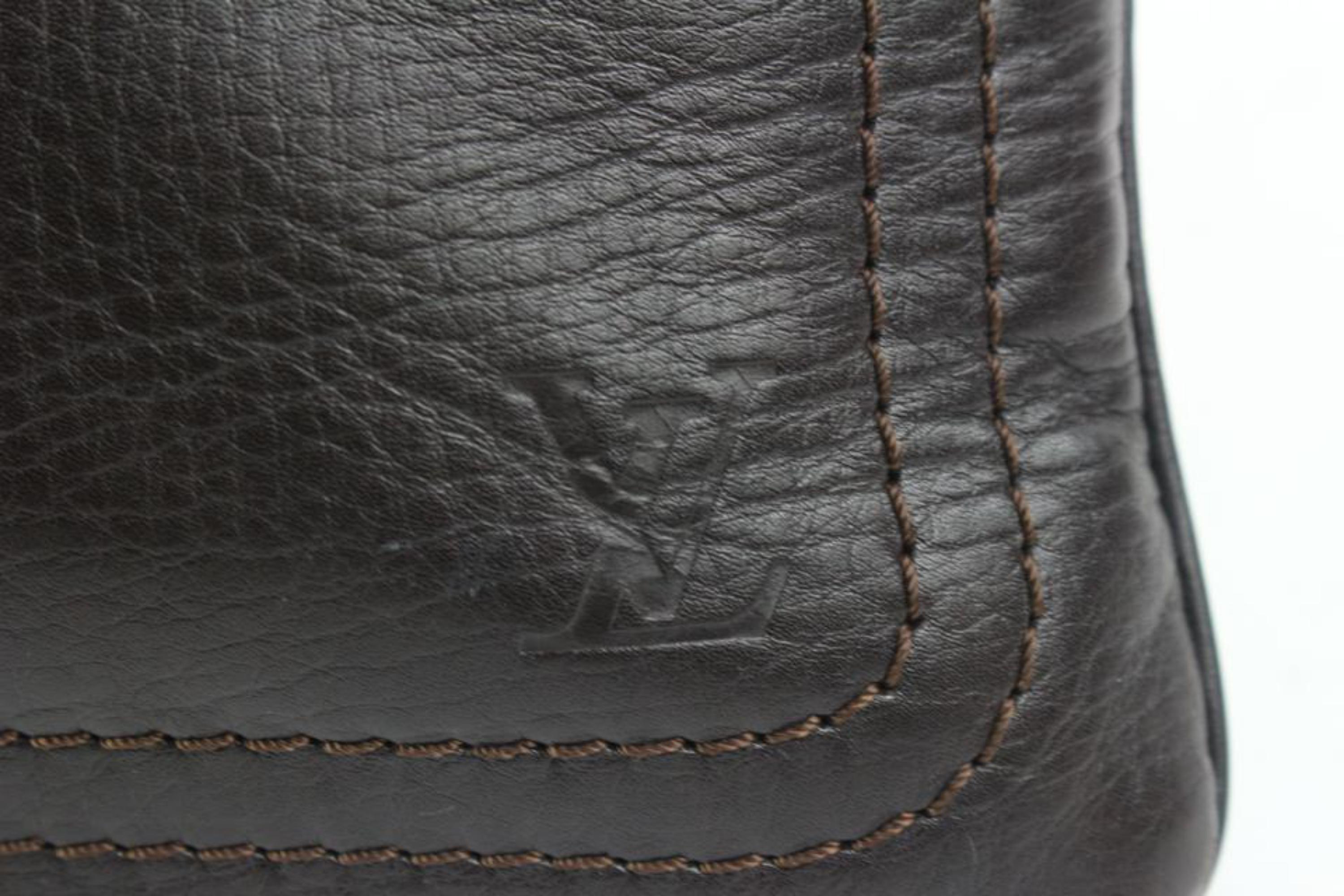 Louis Vuitton Large Dark Brown Utah Leather Sac Plat Messenger Bag s214lv83 For Sale 7