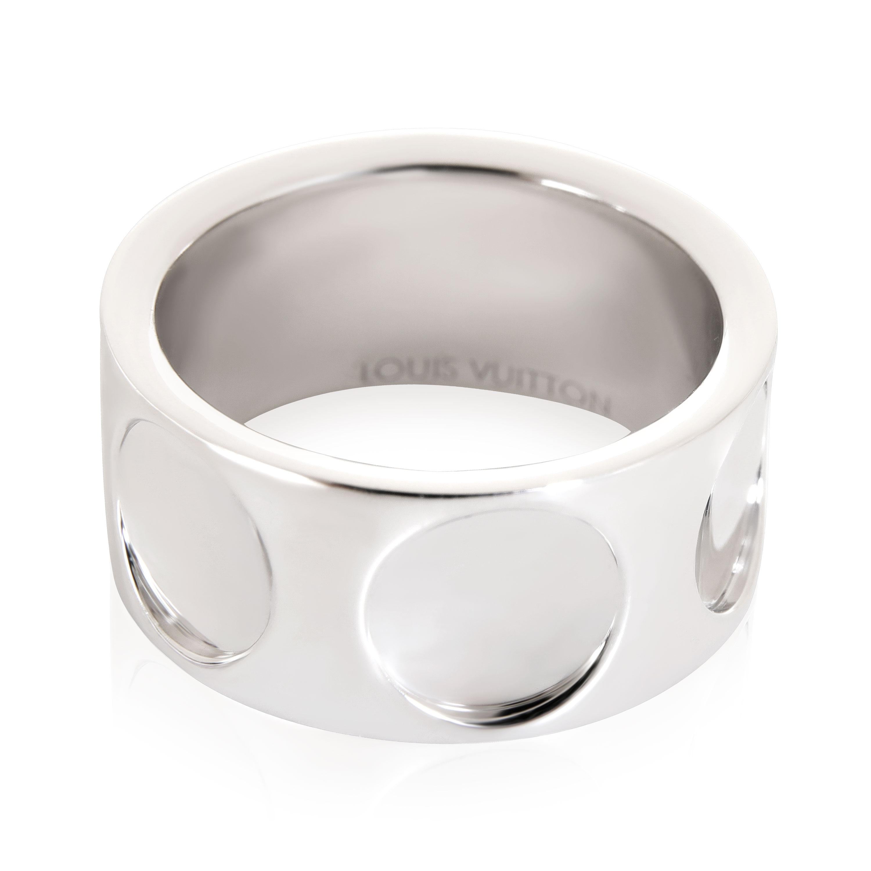 Louis Vuitton Large Empreinte Ring in 18k White Gold

PRIMARY DETAILS
SKU: 114919
Listing Title: Louis Vuitton Large Empreinte Ring in 18k White Gold
Condition Description: Retails for 3400 USD. In excellent condition and recently polished. Ring