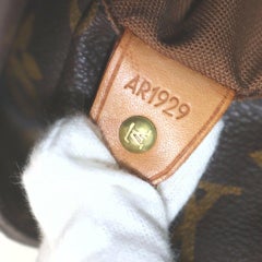 Louis Vuitton Large Monogram Cabas Alto Tote Bag 1LVS721