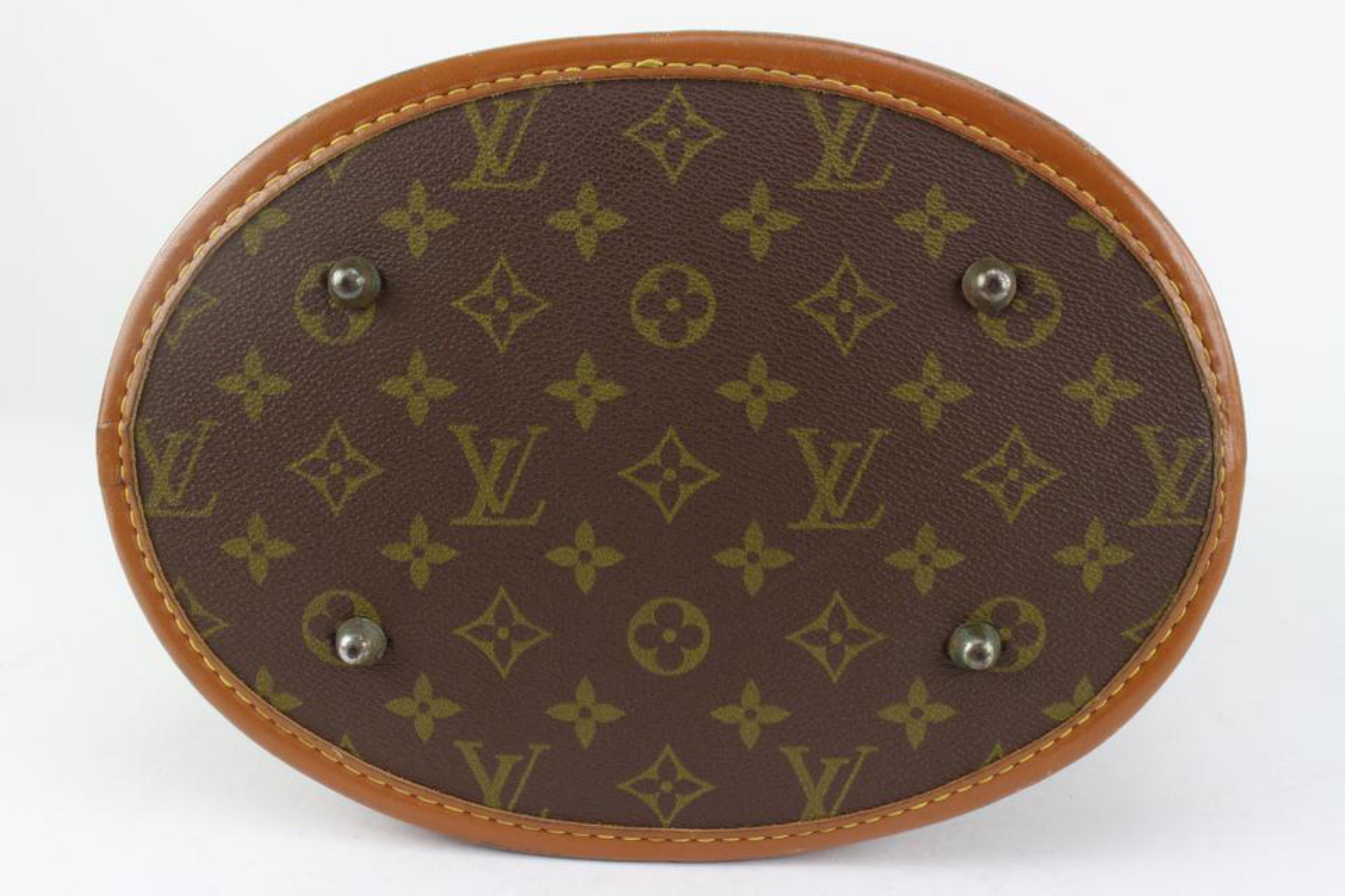 Louis Vuitton Large Monogram Marais Bucket GM Tote Bag 1118lv29 In Good Condition For Sale In Dix hills, NY