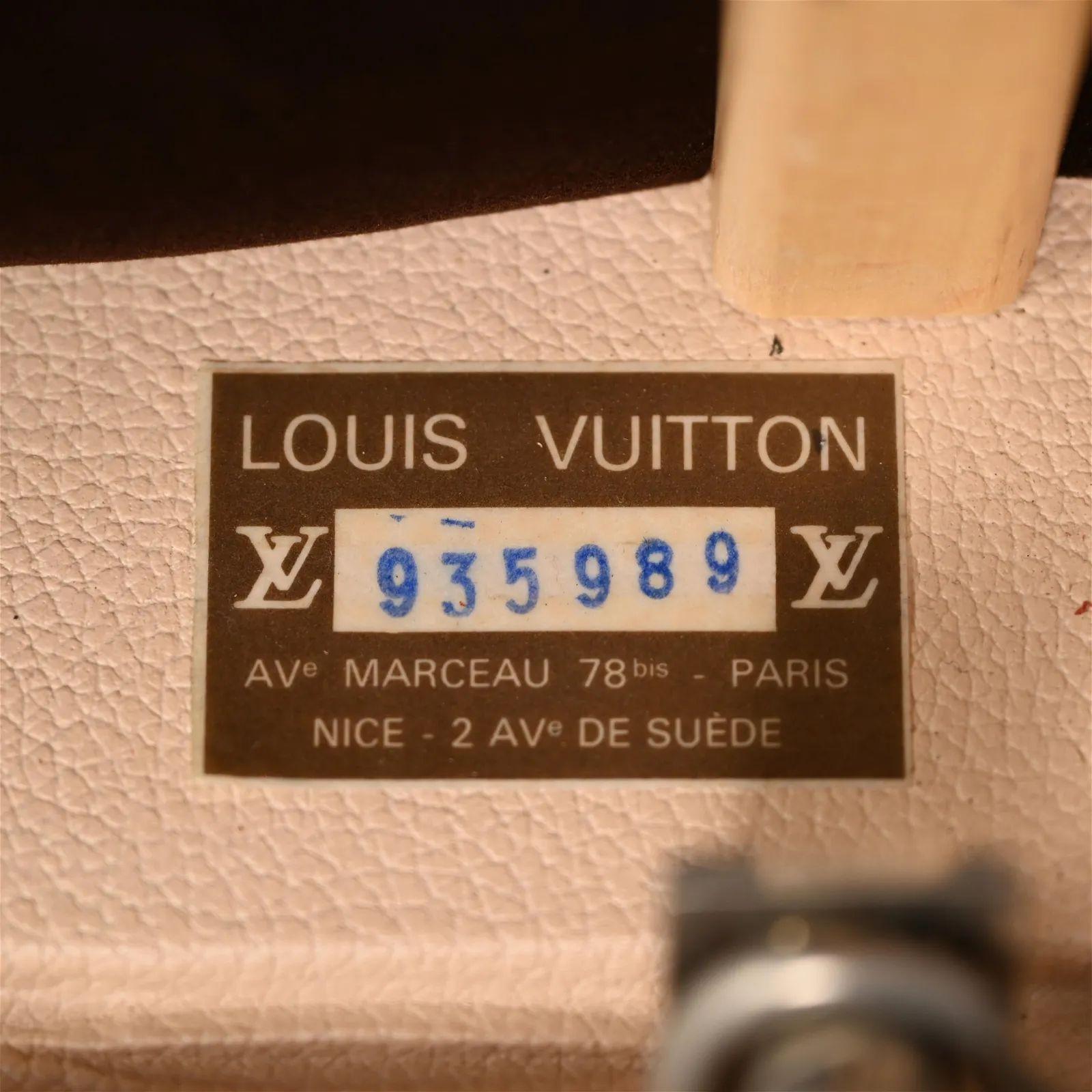 Grand malle à vapeur Louis Vuitton, toile monogrammée, cuir, commande spéciale en vente 11
