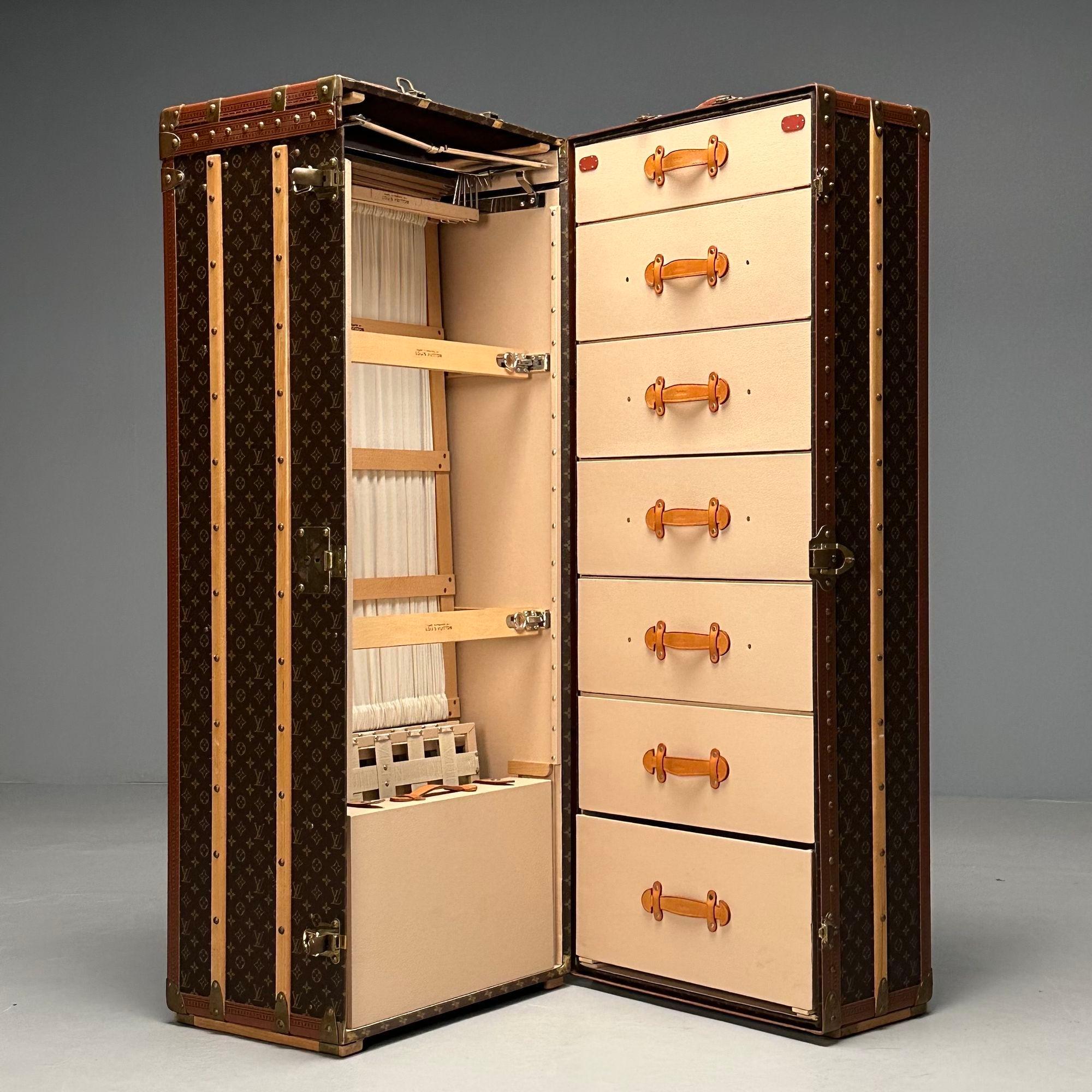 Moderne Grand malle à vapeur Louis Vuitton, toile monogrammée, cuir, commande spéciale en vente