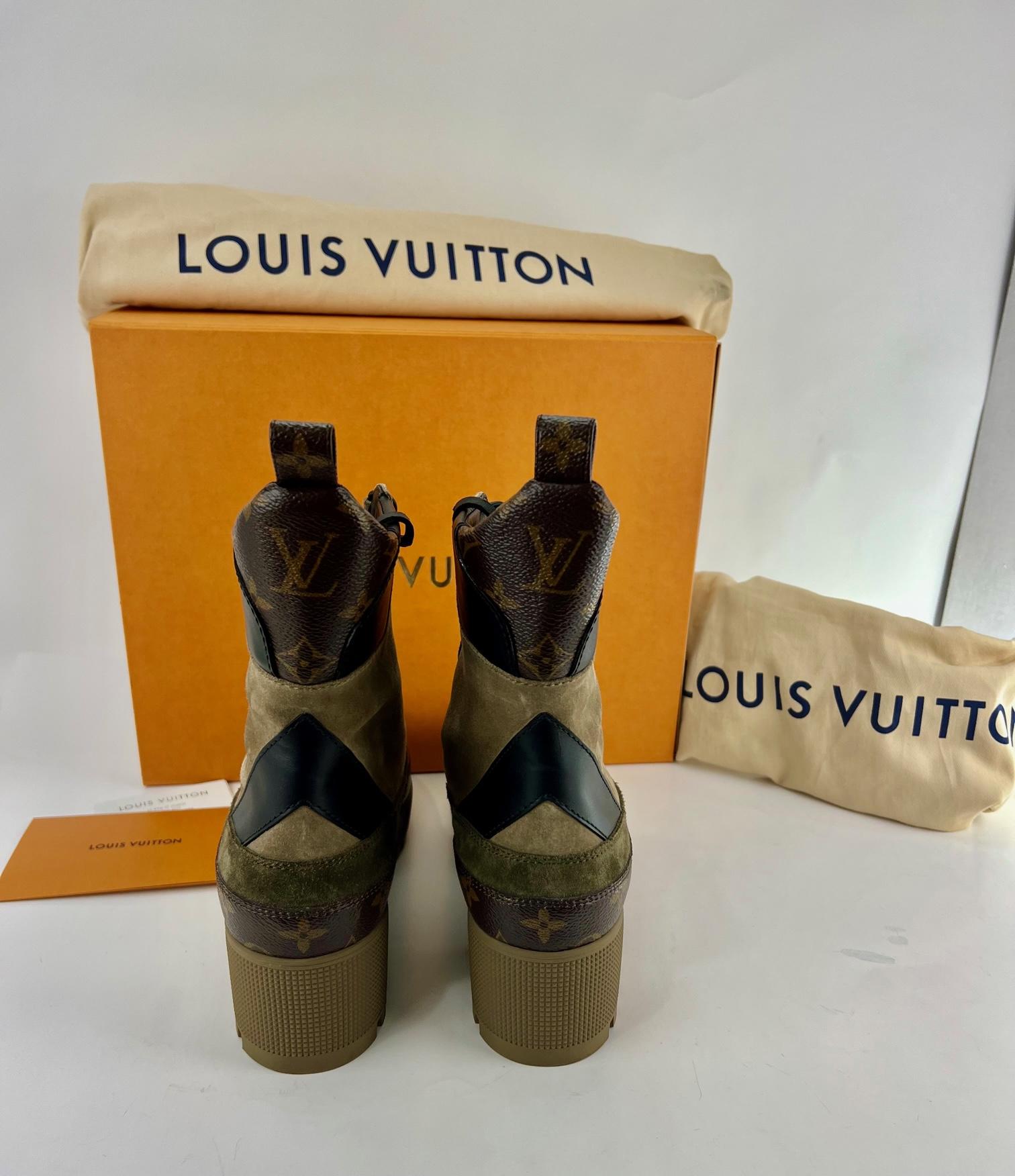 Preowned 100% AUTHENTIC
LOUIS VUITTON LAUREATE Platform
Beige Desert Boot
CONDITION: Excellent 
DATE CODE: MA0271 Made in Italy
MATERIAL: suede calf leather, patent Monogram canvas
COLOR: brown, black, khaki, tan
OUTSOLE: rubber
SIZE: 41 USA 11
FOOT