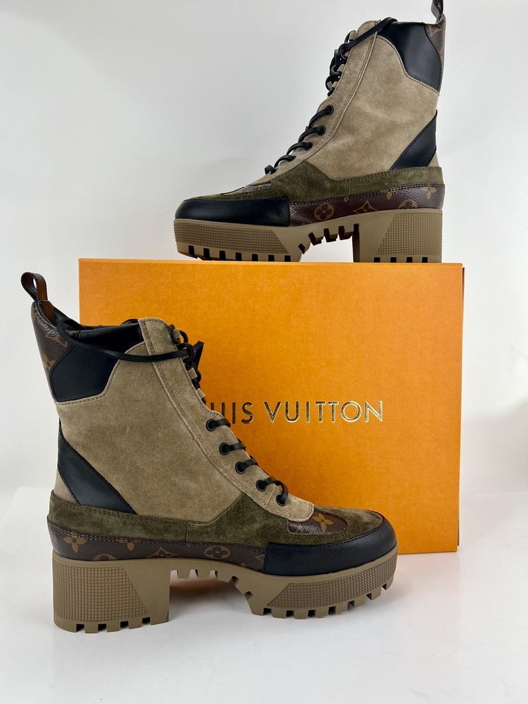 Louis Vuitton beige Laureate Platform Desert Boots 50