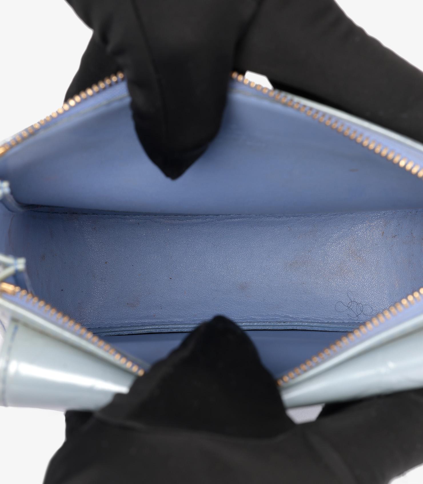 Louis Vuitton  Lavander Monogram Vernis Leather Motto Pouch

Product Details
Xupes Ref: CB1250
Brand: Louis Vuitton
Model: Motto Pouch
Type: Shoulder, Top Handle
Serial Number: TH1022
Age: 2002
Colour: Lavender 
Hardware: Golden Brass
Material(s):