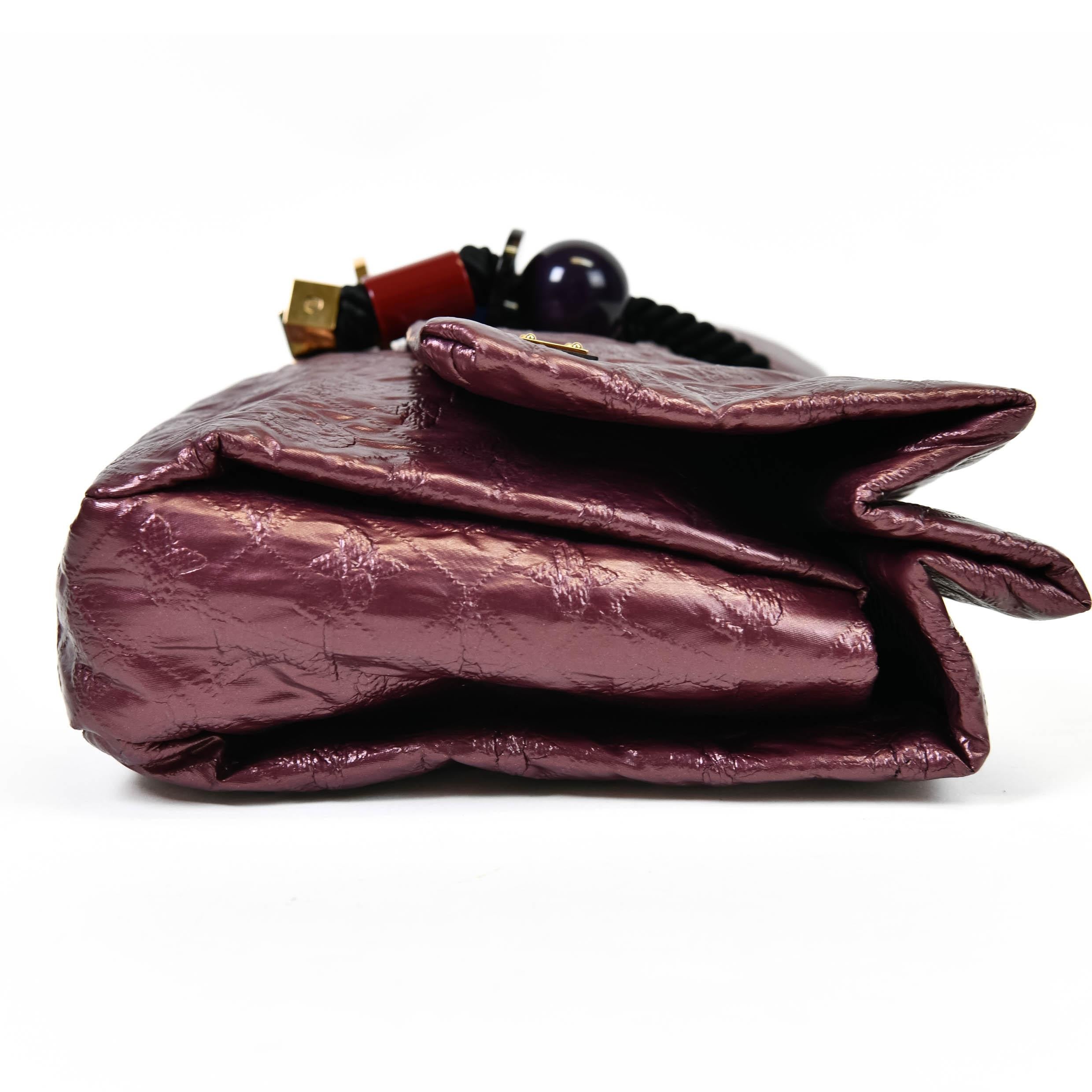 Afrikanische Königin-Clutch aus gestepptem Jacquard in Lavendel mit Monogramm aus Limelight von Louis Vuitton im Zustand „Hervorragend“ in Corona Del Mar, CA