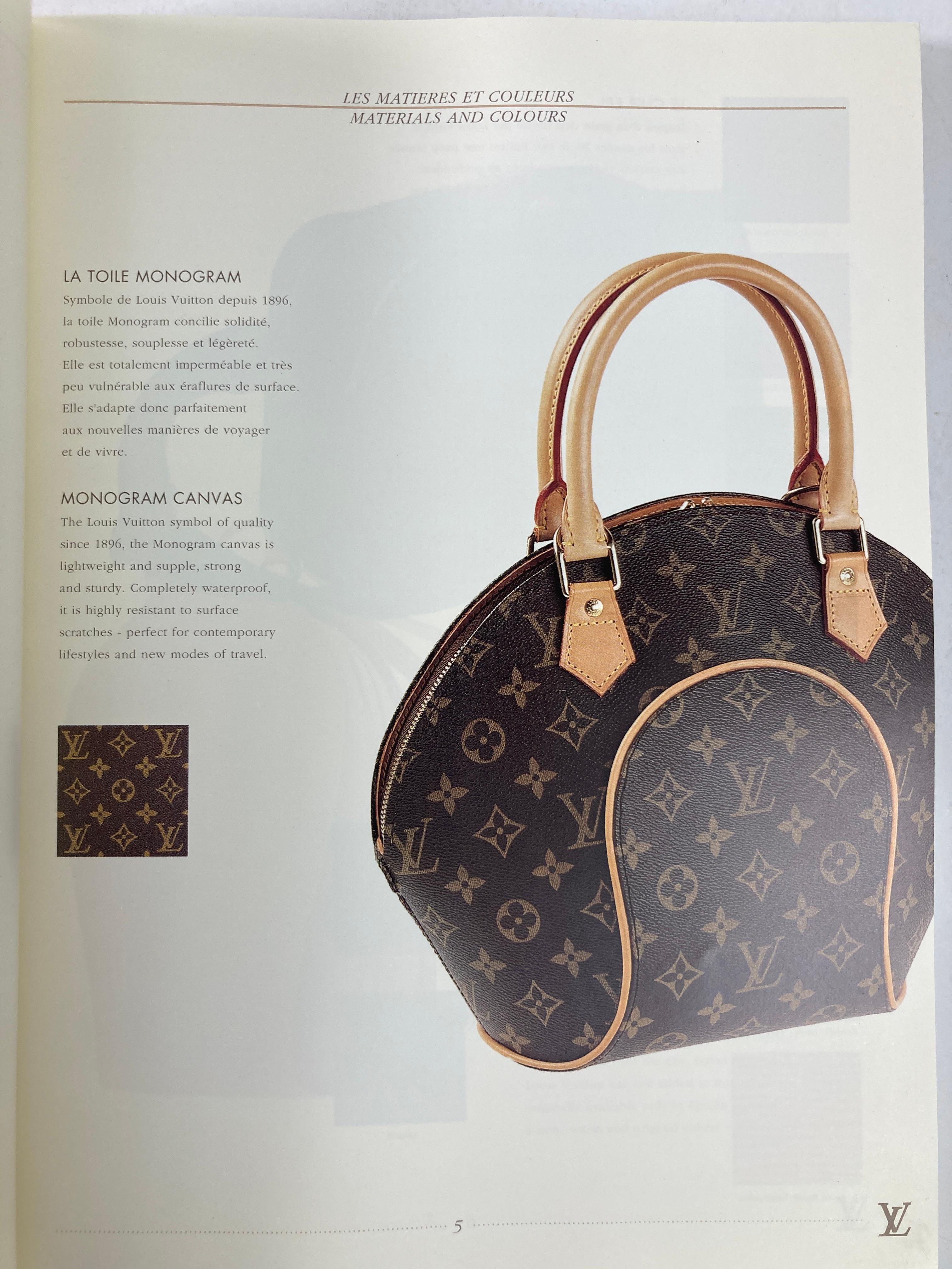 Louis Vuitton Le Catalogue Reference Book 1997 In Good Condition For Sale In North Hollywood, CA