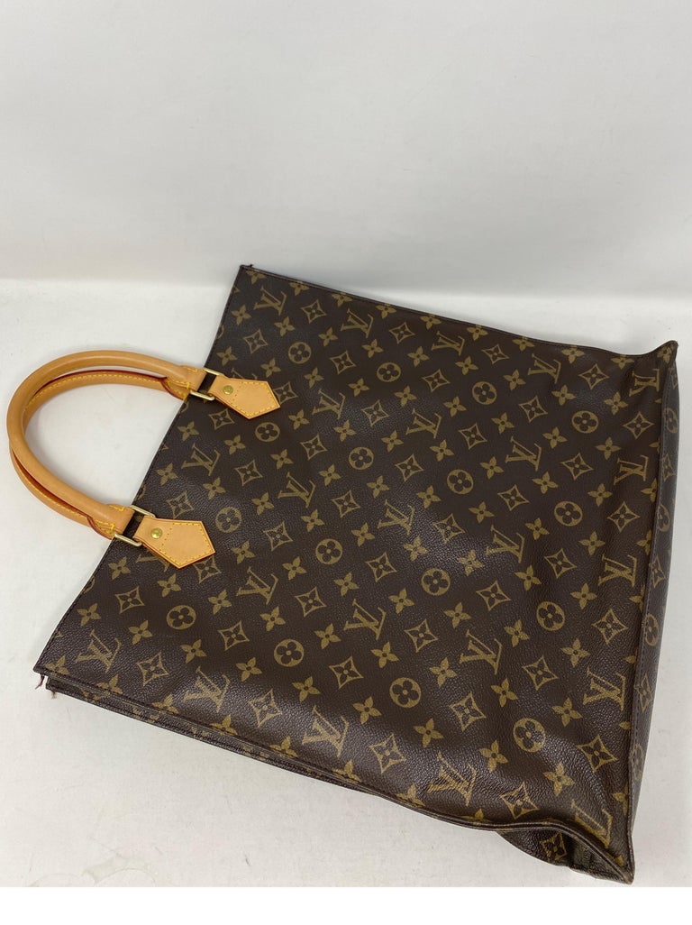 Louis Vuitton Le Sac Plat Tote For Sale at 1stDibs