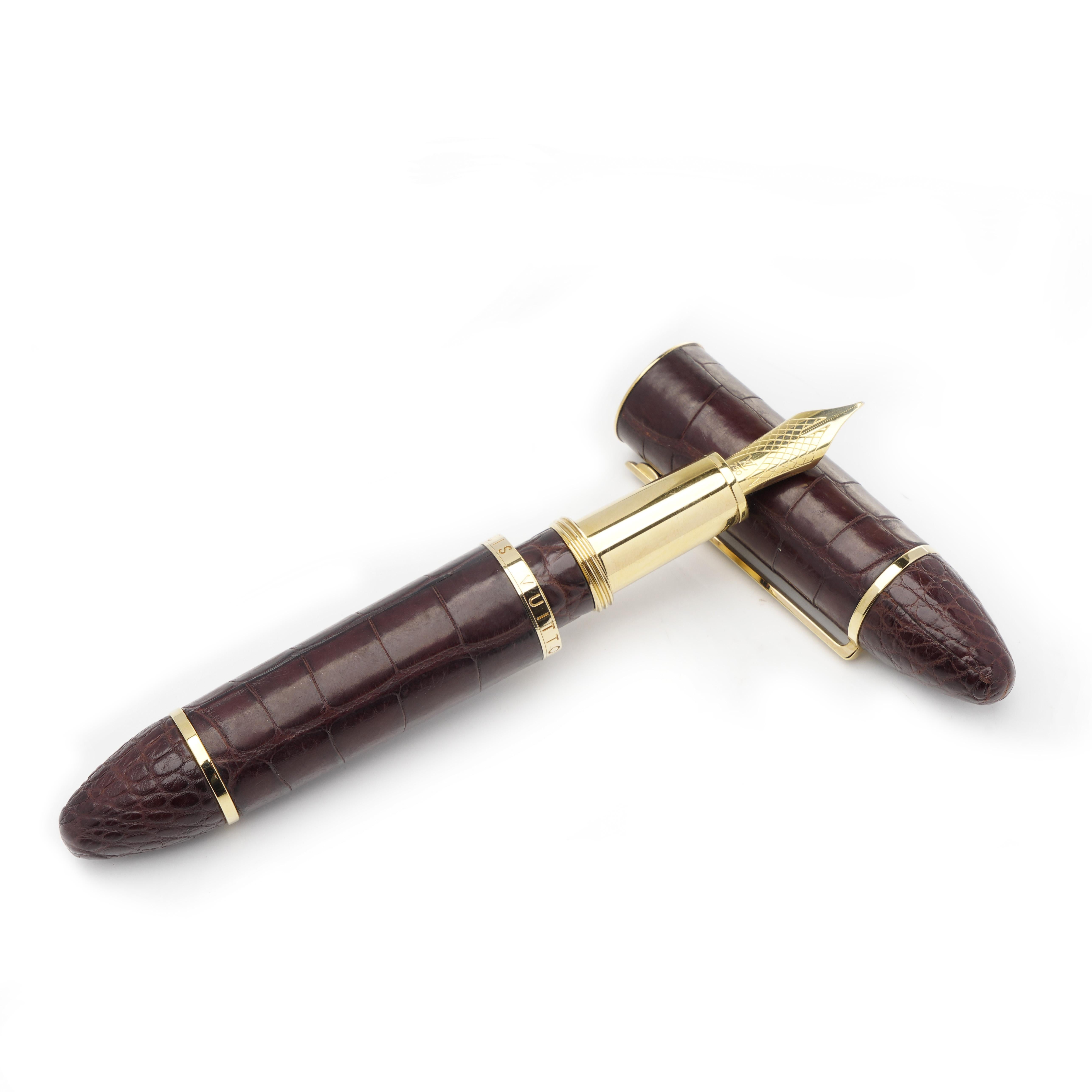 Louis Vuitton leather and 18K Gold Fountain Pen In Good Condition For Sale In Braintree, GB