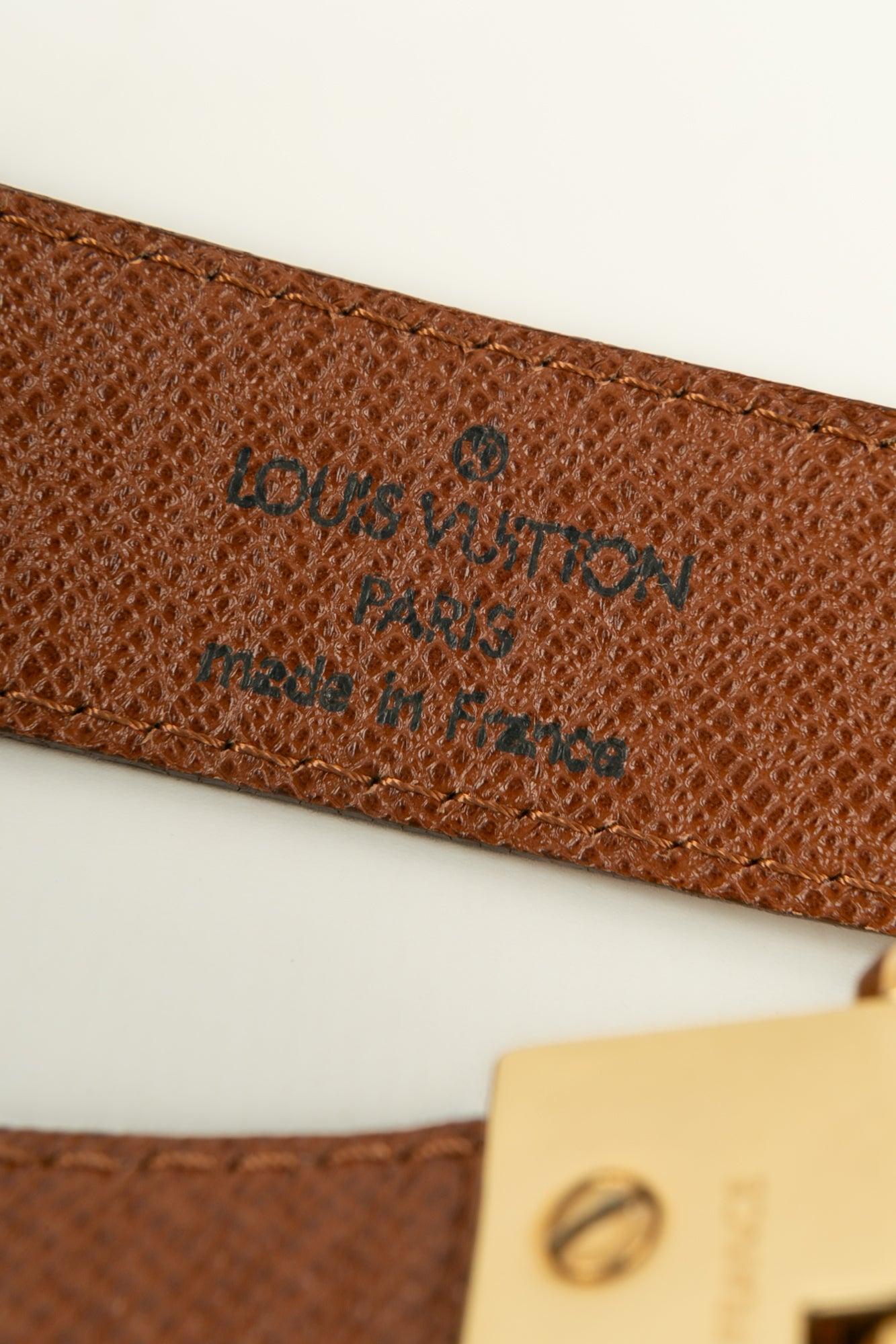 Ceinture Louis Vuitton en cuir et métal plaqué or en vente 7