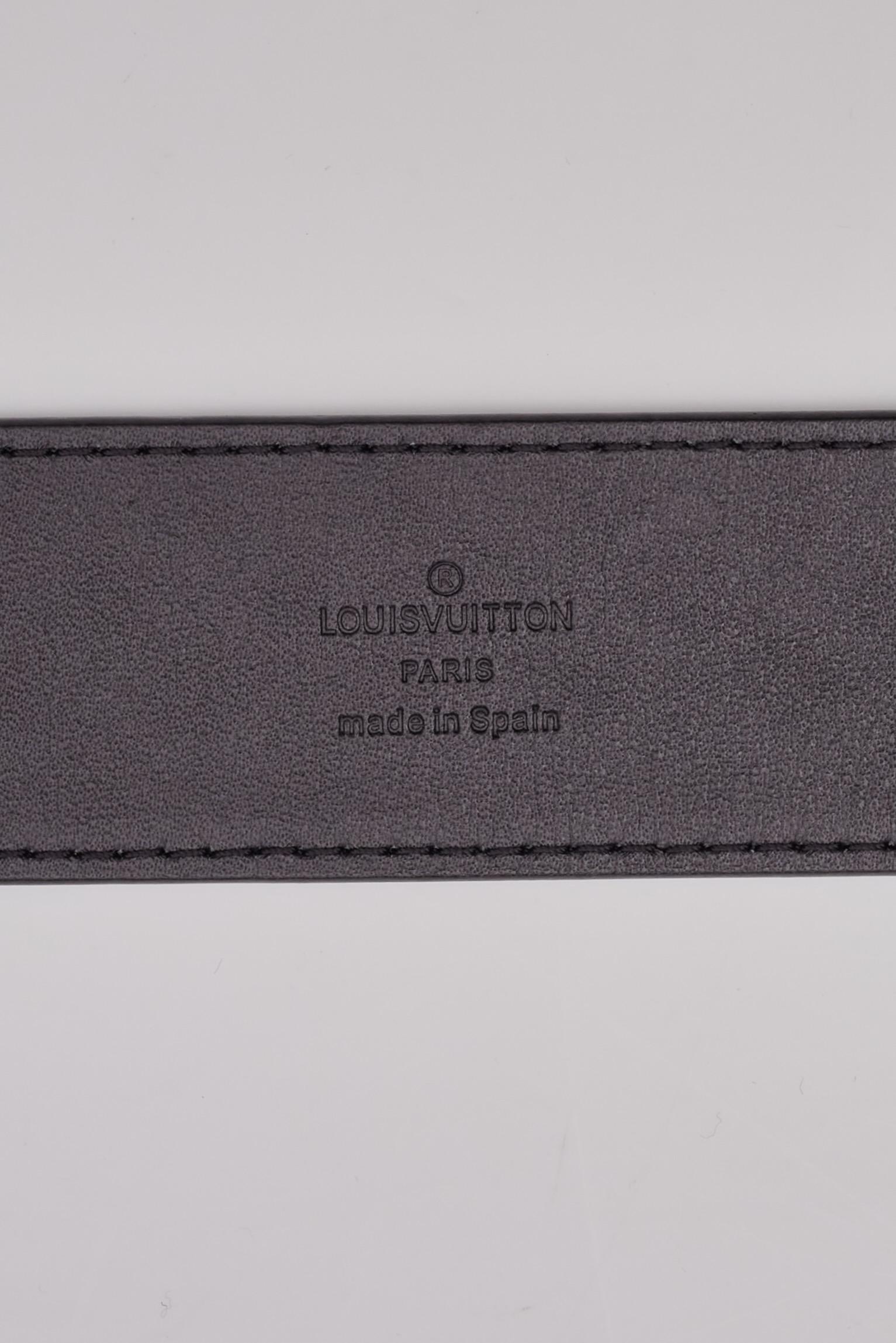 Ceinture à boucle logo en cuir noir Louis Vuitton (42/105) Unisexe en vente
