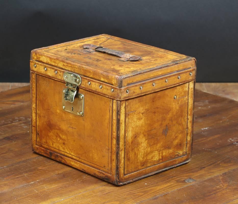 Early 20th Century Louis Vuitton Leather Hat Trunk, 1910s For Sale